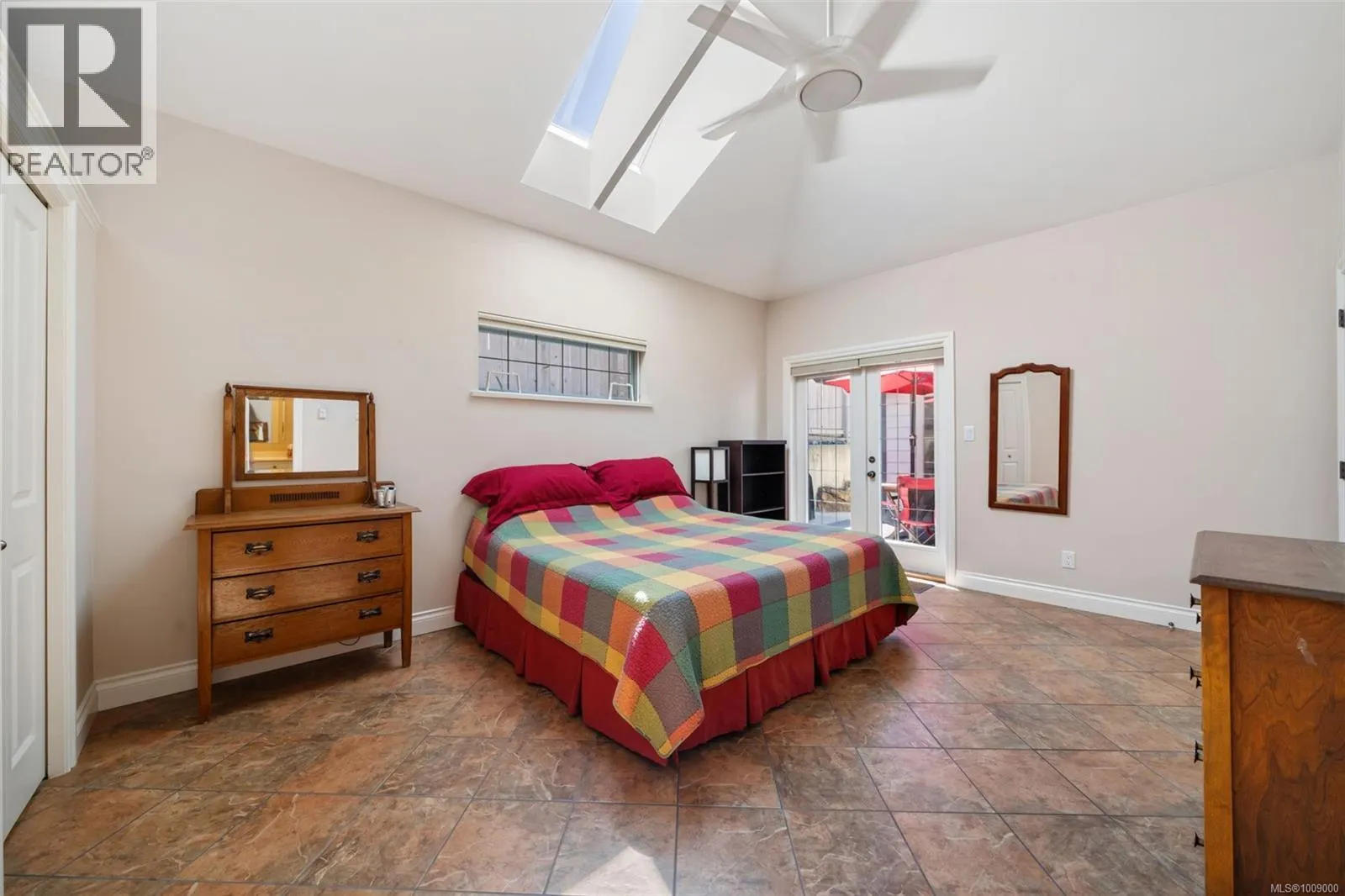 1286 Ocean View Dr