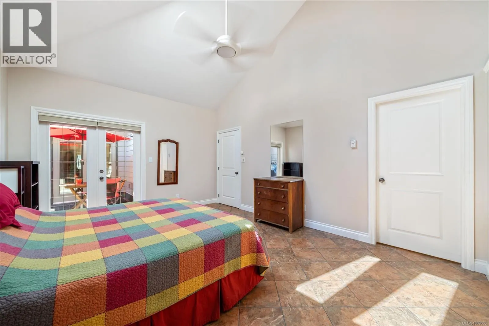 1286 Ocean View Dr
