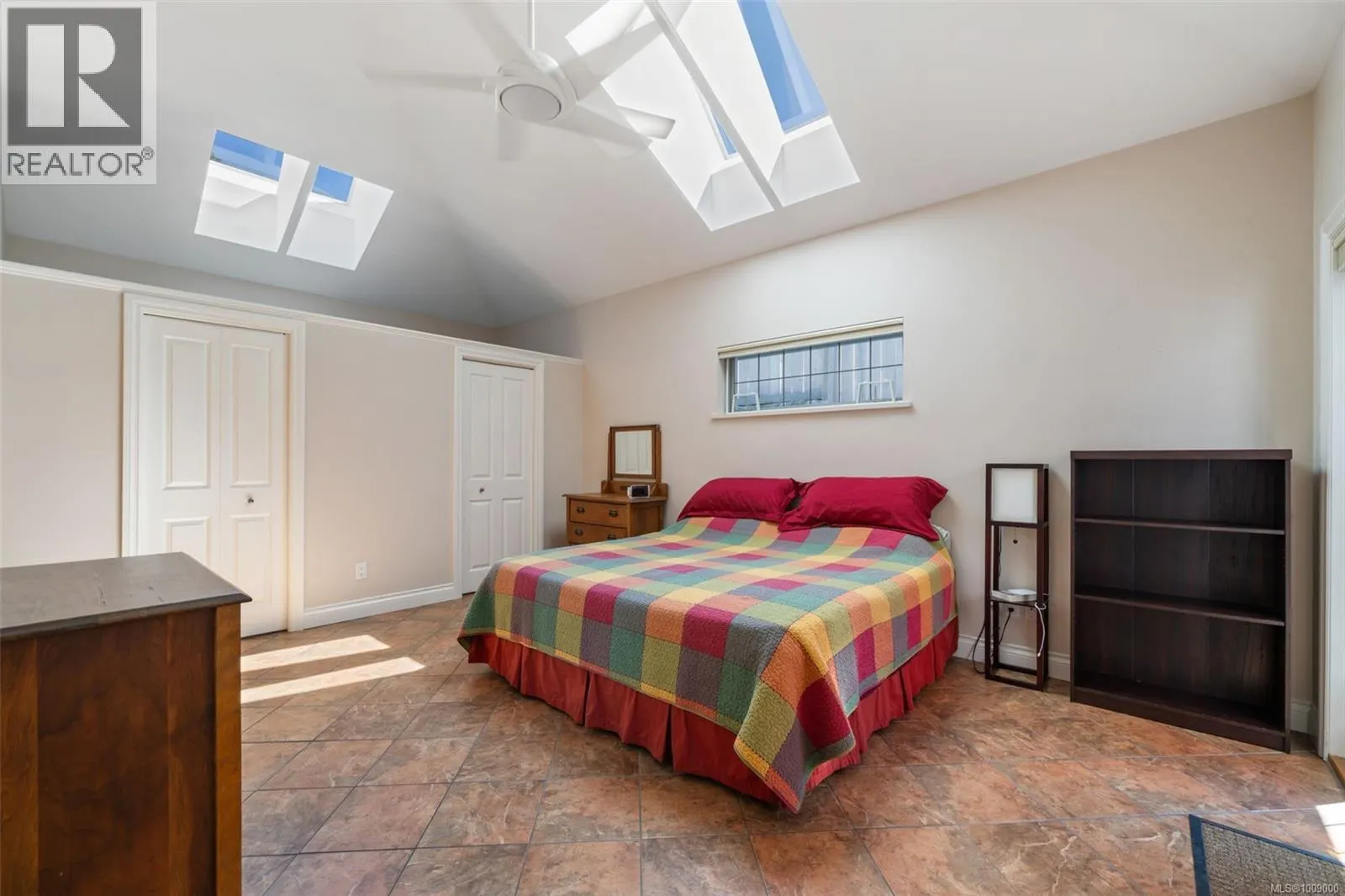1286 Ocean View Dr