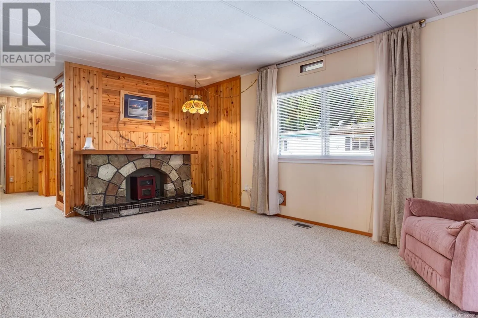 14 2130 Errington Rd
