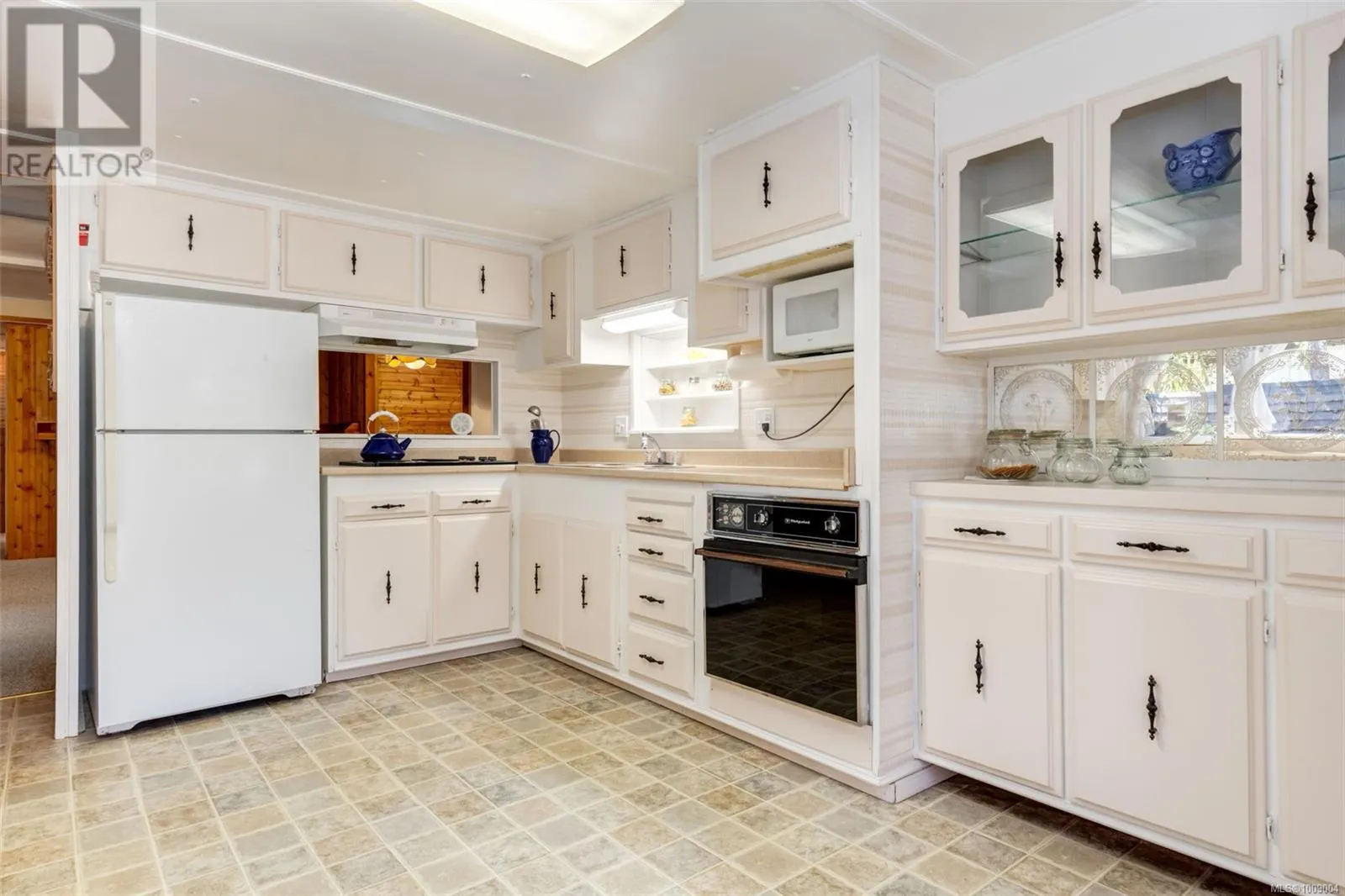 14 2130 Errington Rd