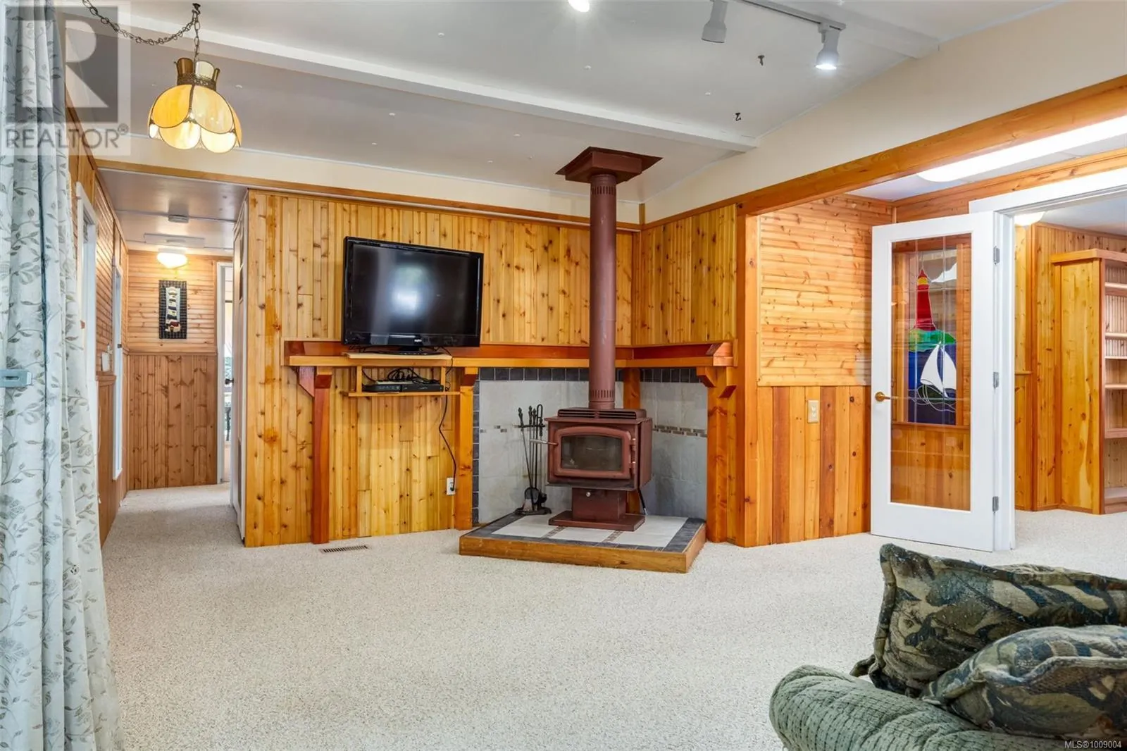 14 2130 Errington Rd