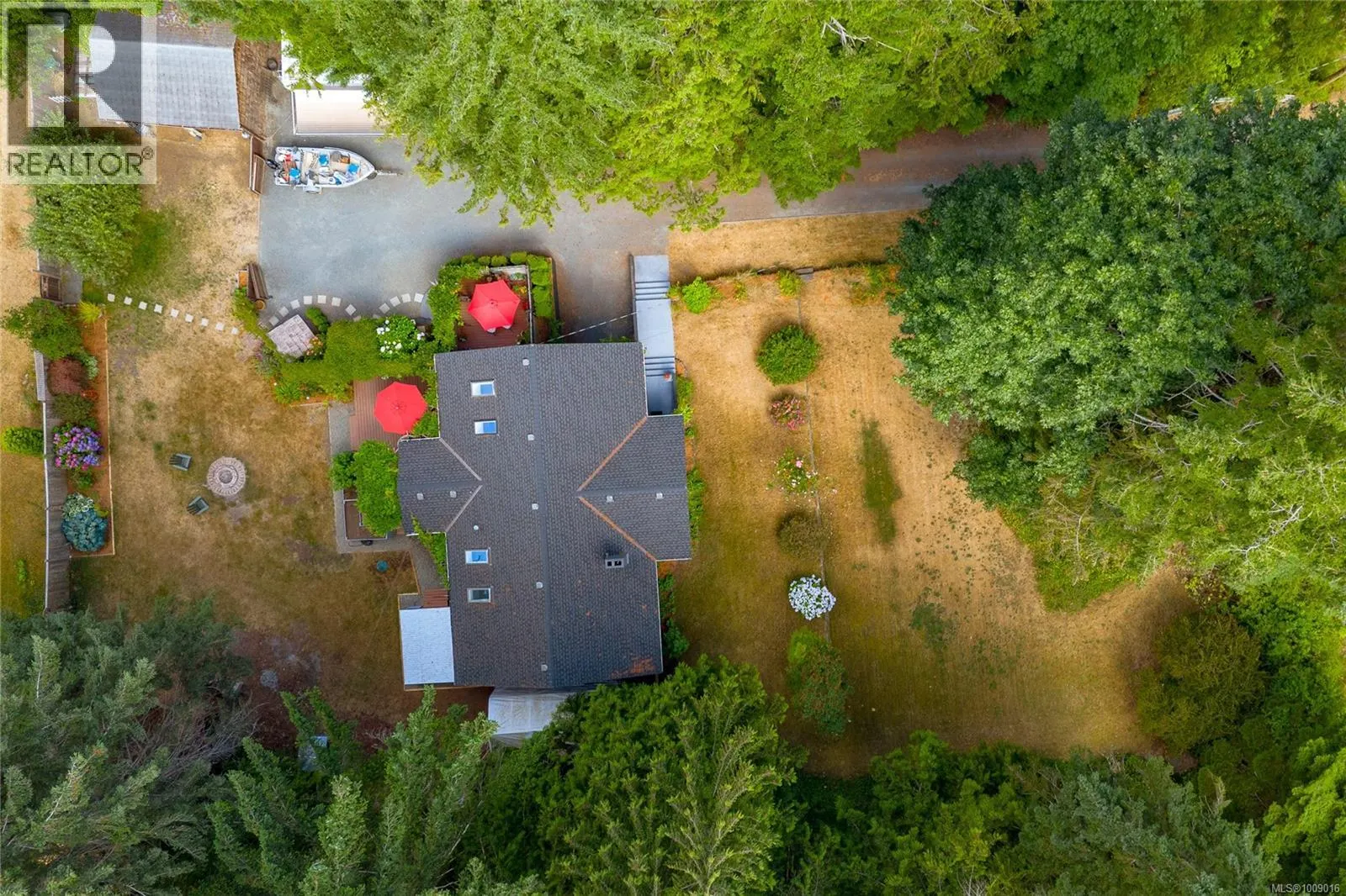 6368 Island Hwy W