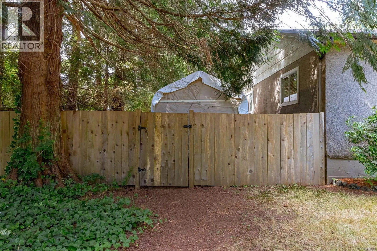 6368 Island Hwy W