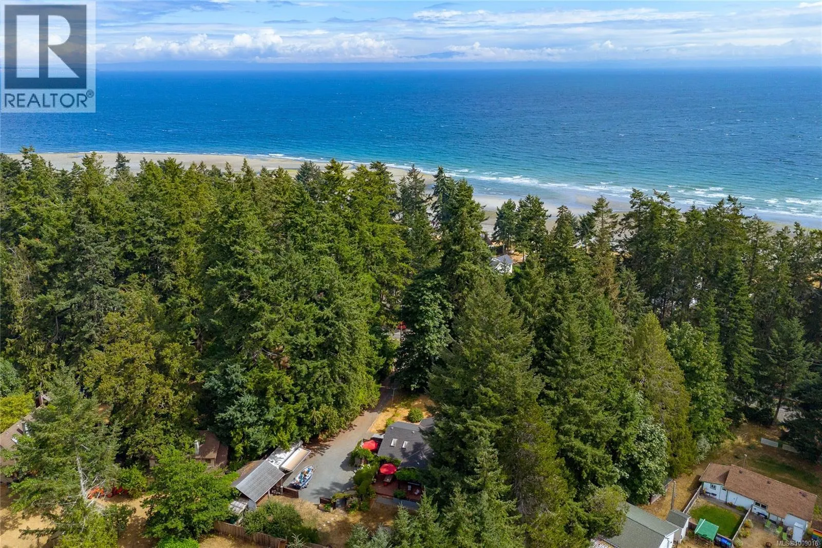 6368 Island Hwy W
