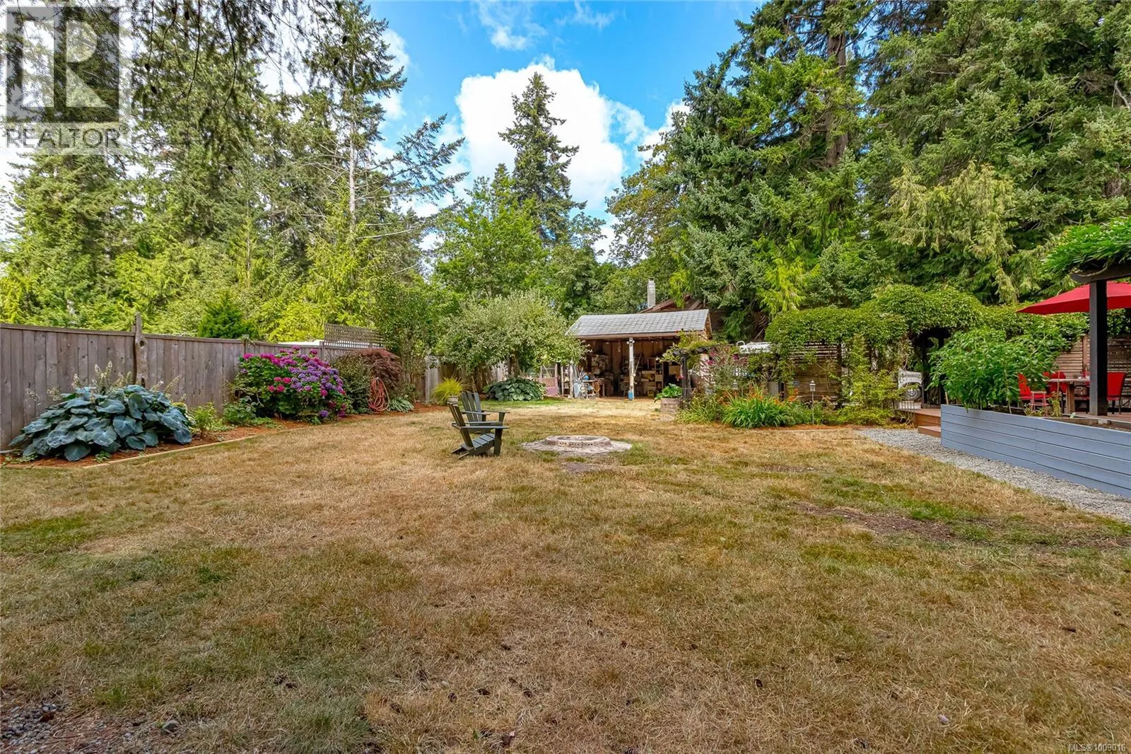 6368 Island Hwy W