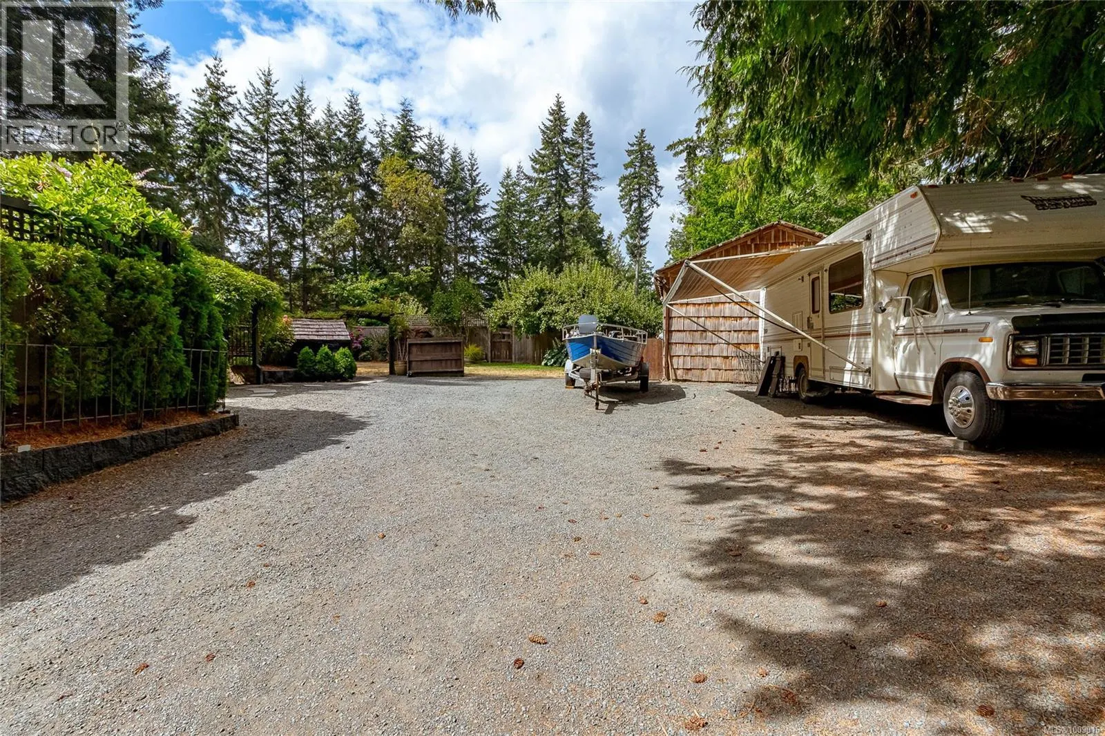 6368 Island Hwy W