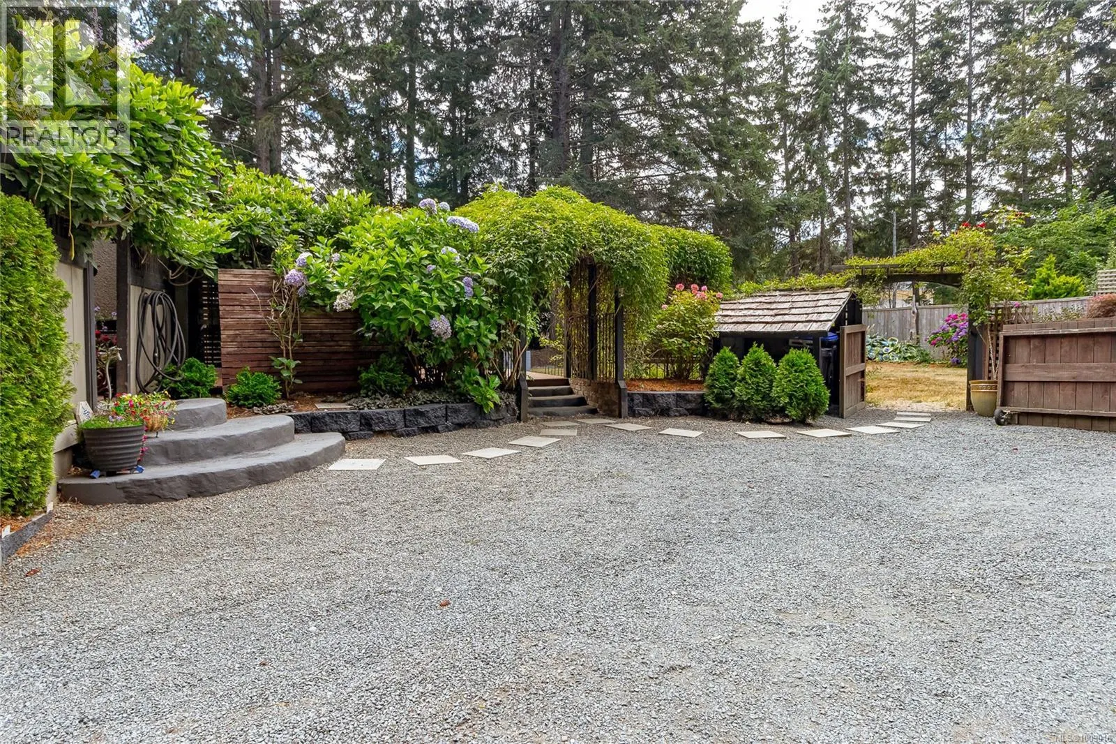 6368 Island Hwy W