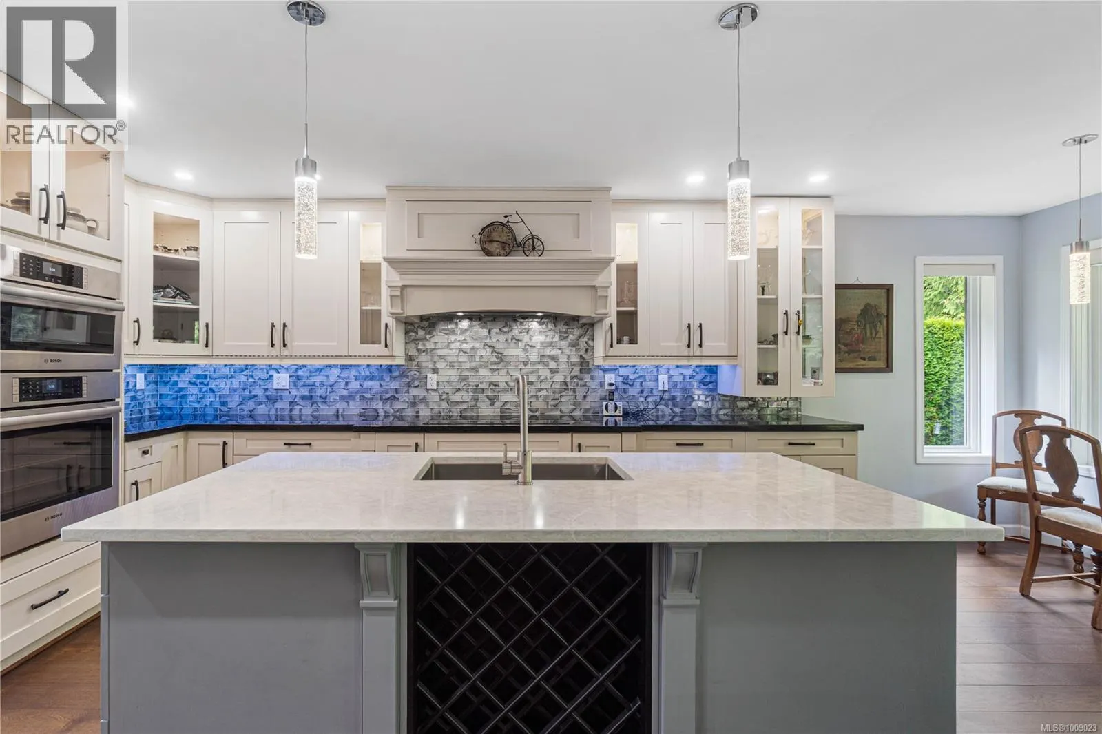 354 Palm Dr