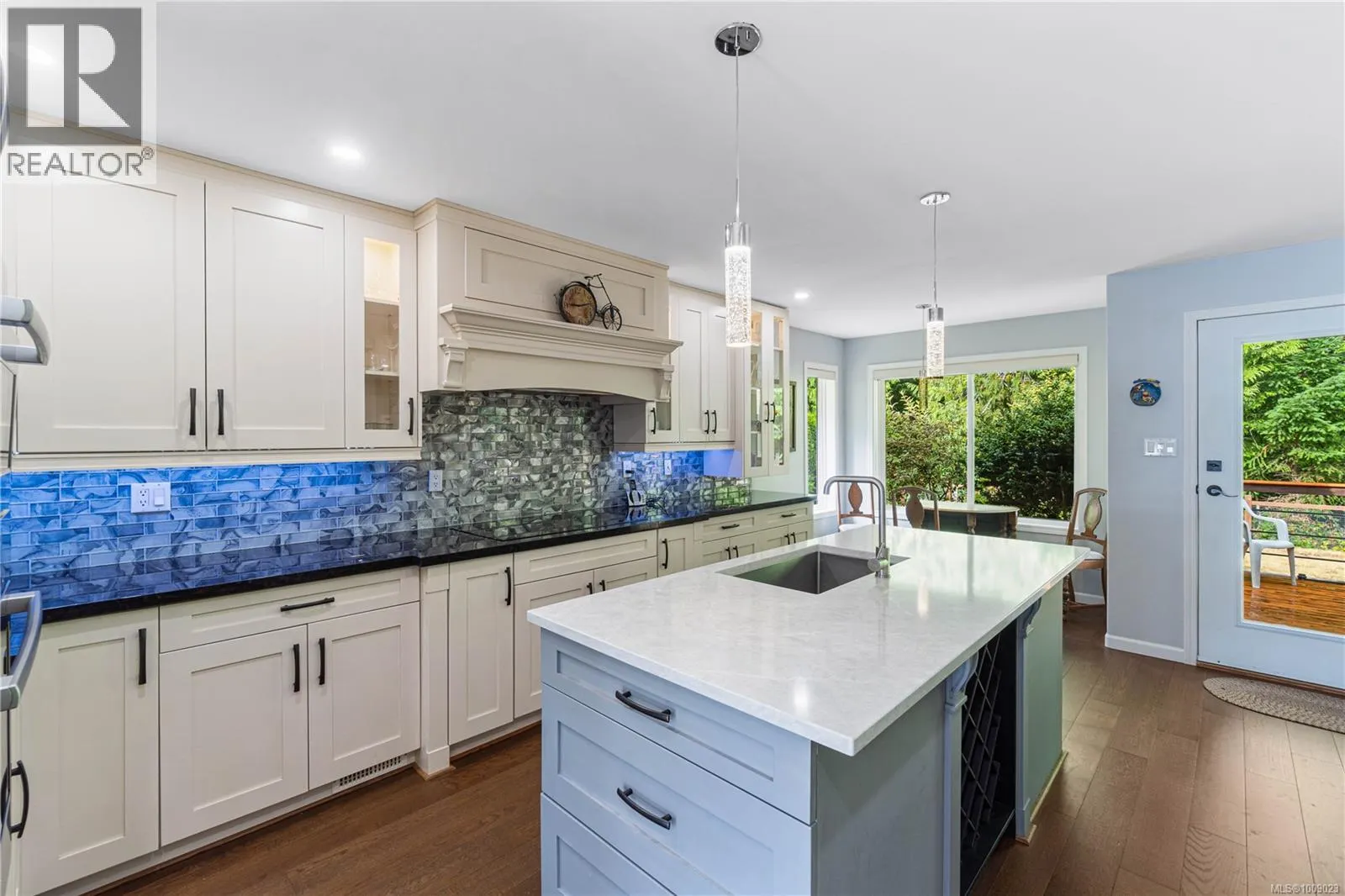 354 Palm Dr