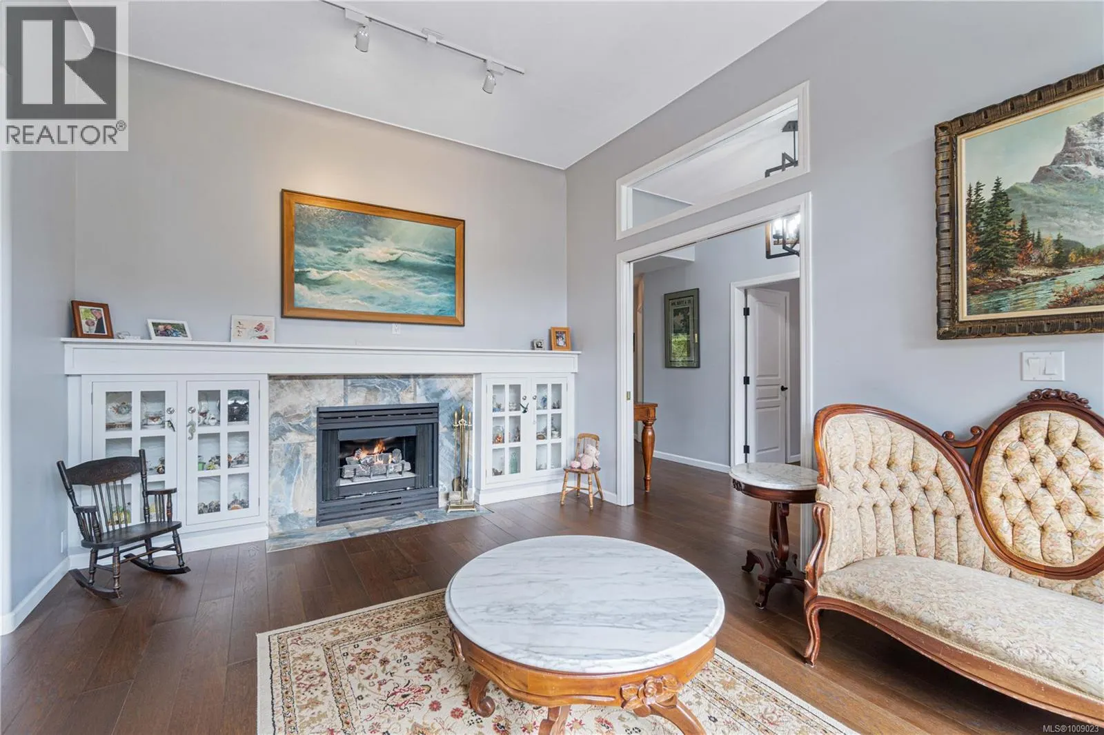 354 Palm Dr