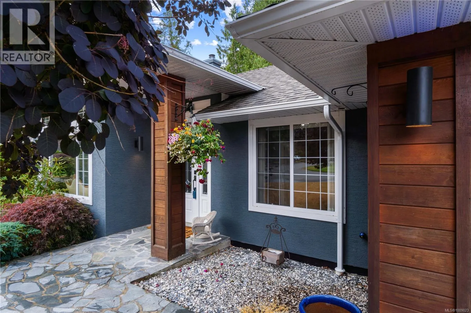 354 Palm Dr