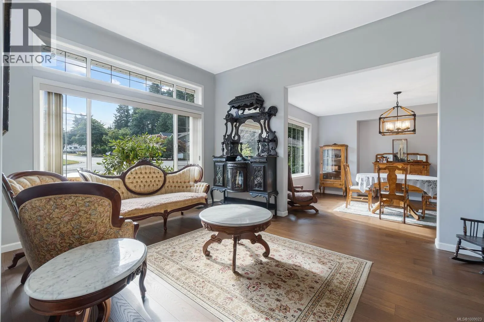 354 Palm Dr
