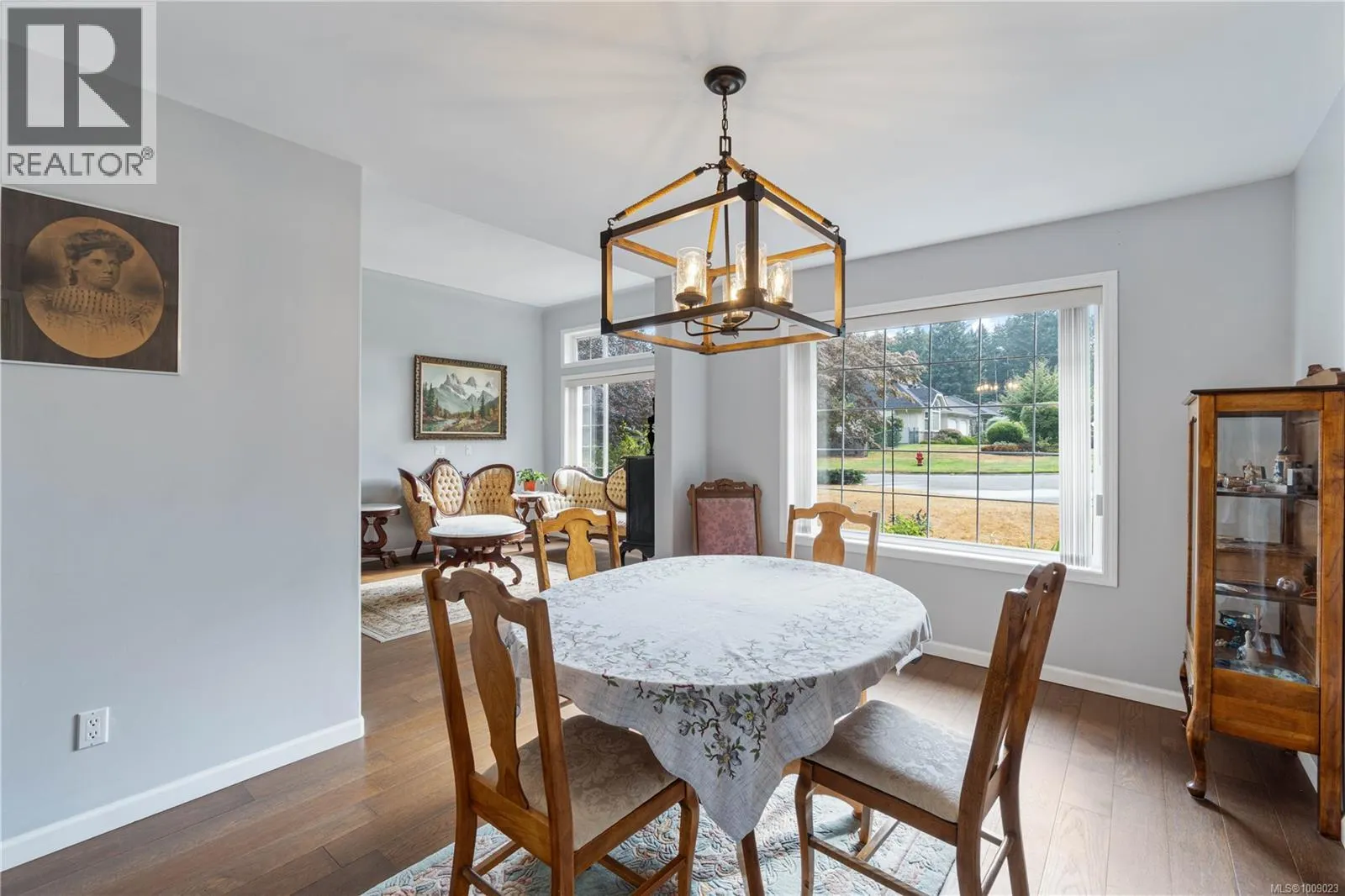 354 Palm Dr