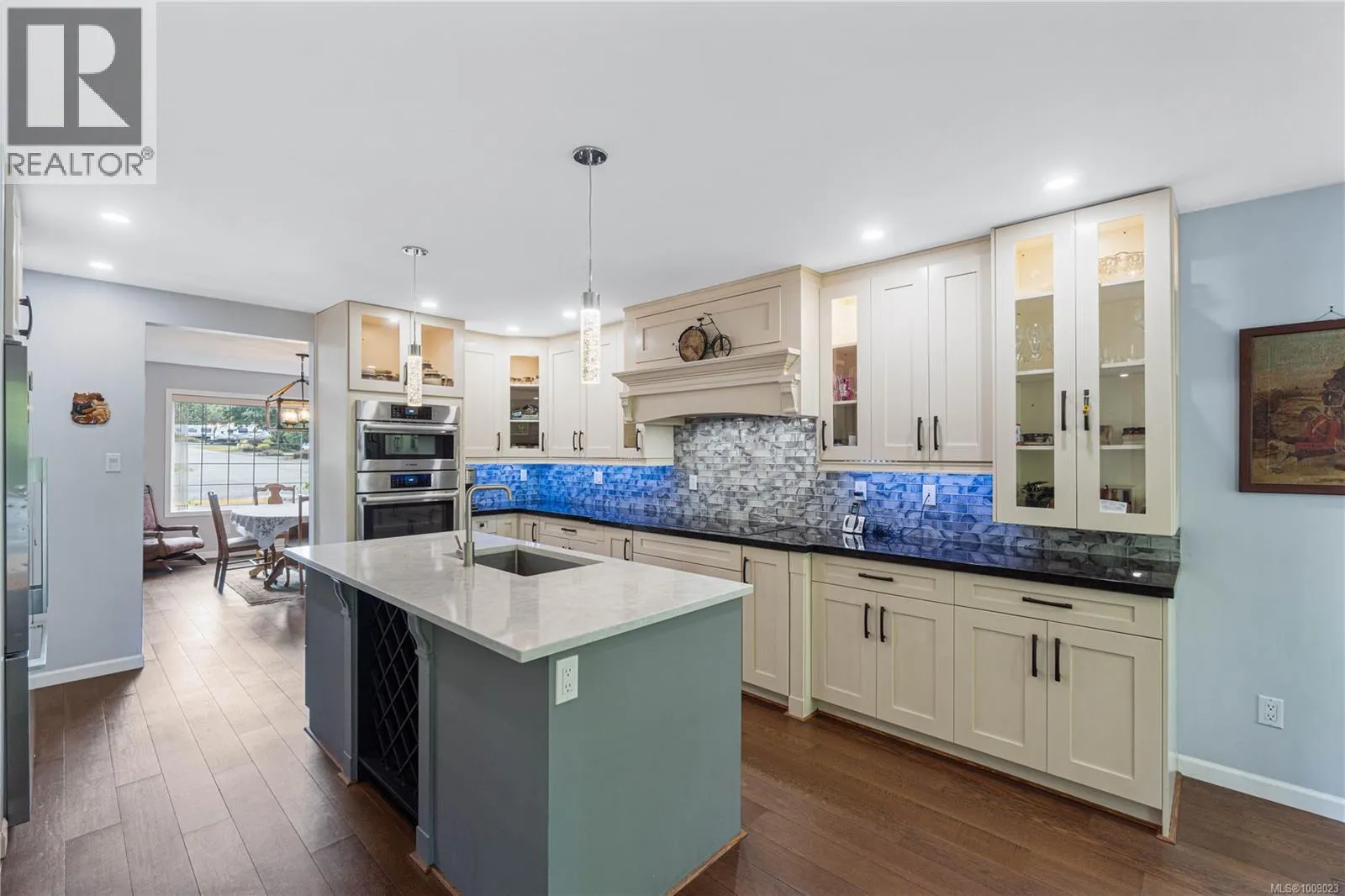 354 Palm Dr