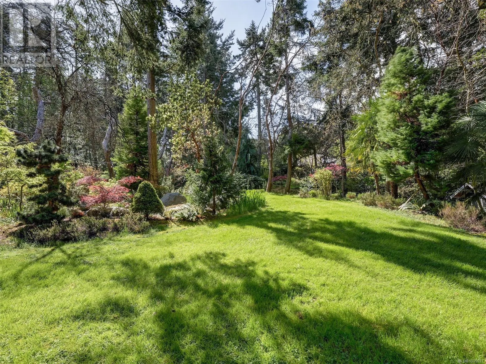 2615 Queenswood Dr