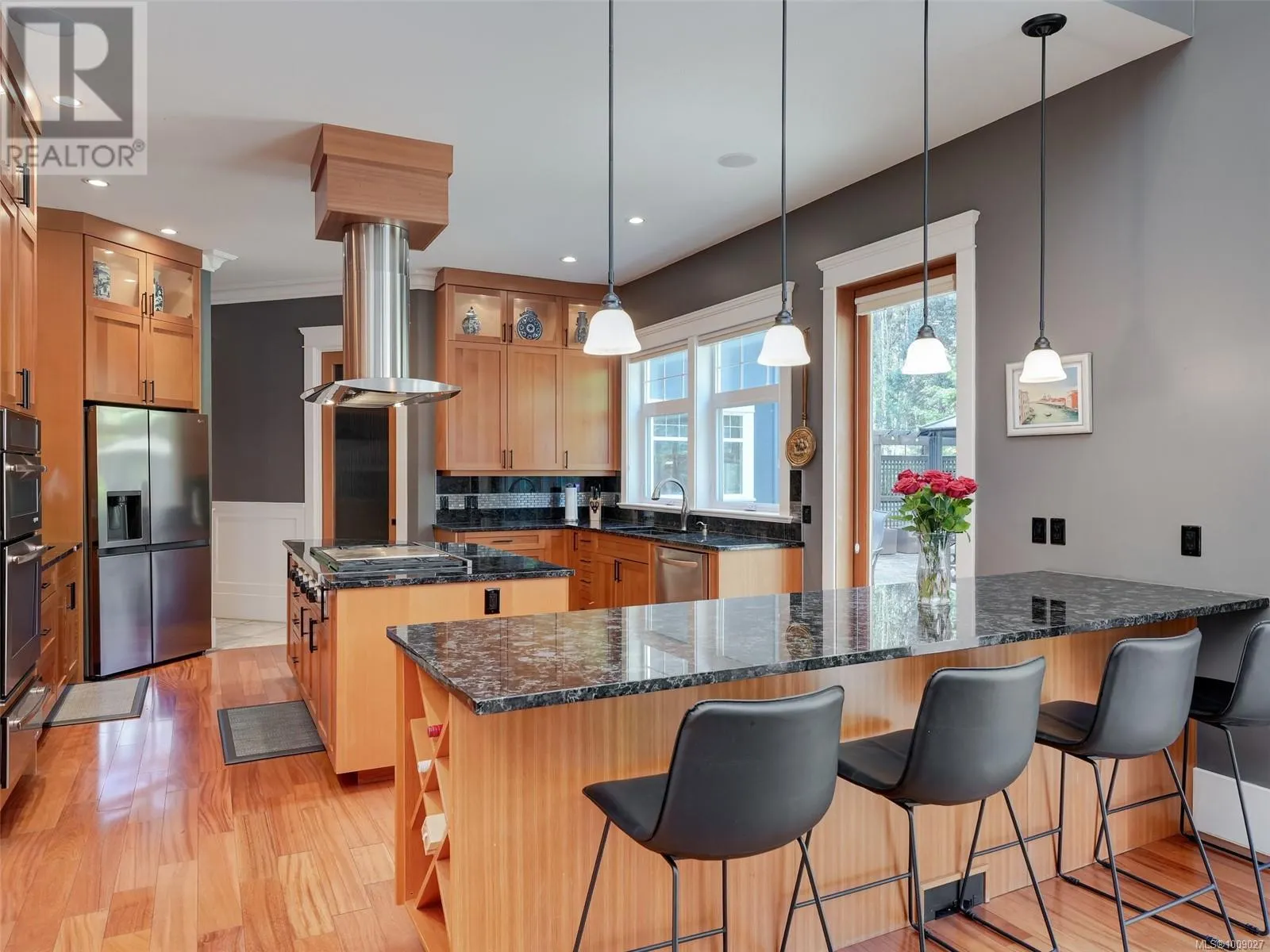 2615 Queenswood Dr