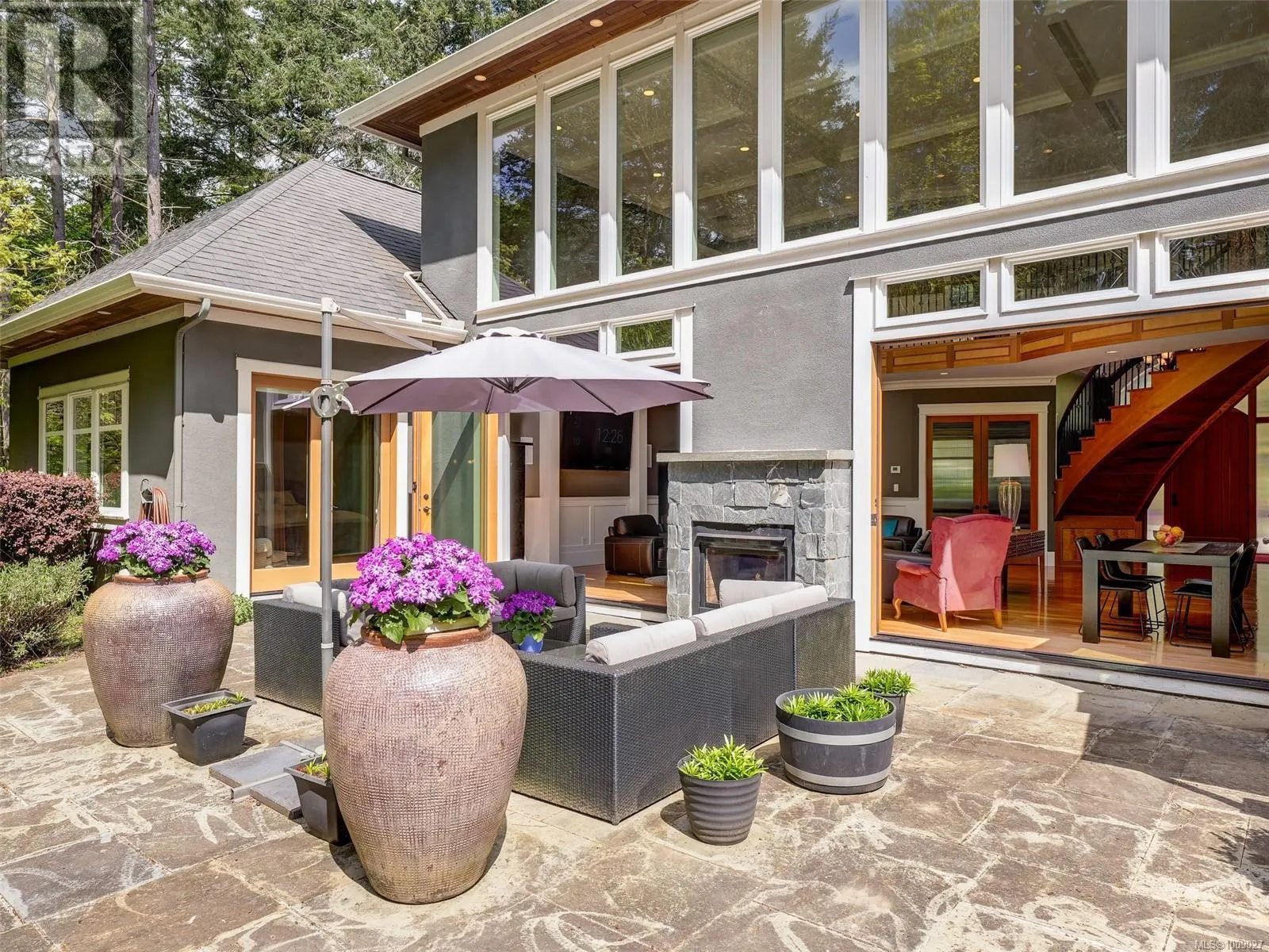 2615 Queenswood Dr