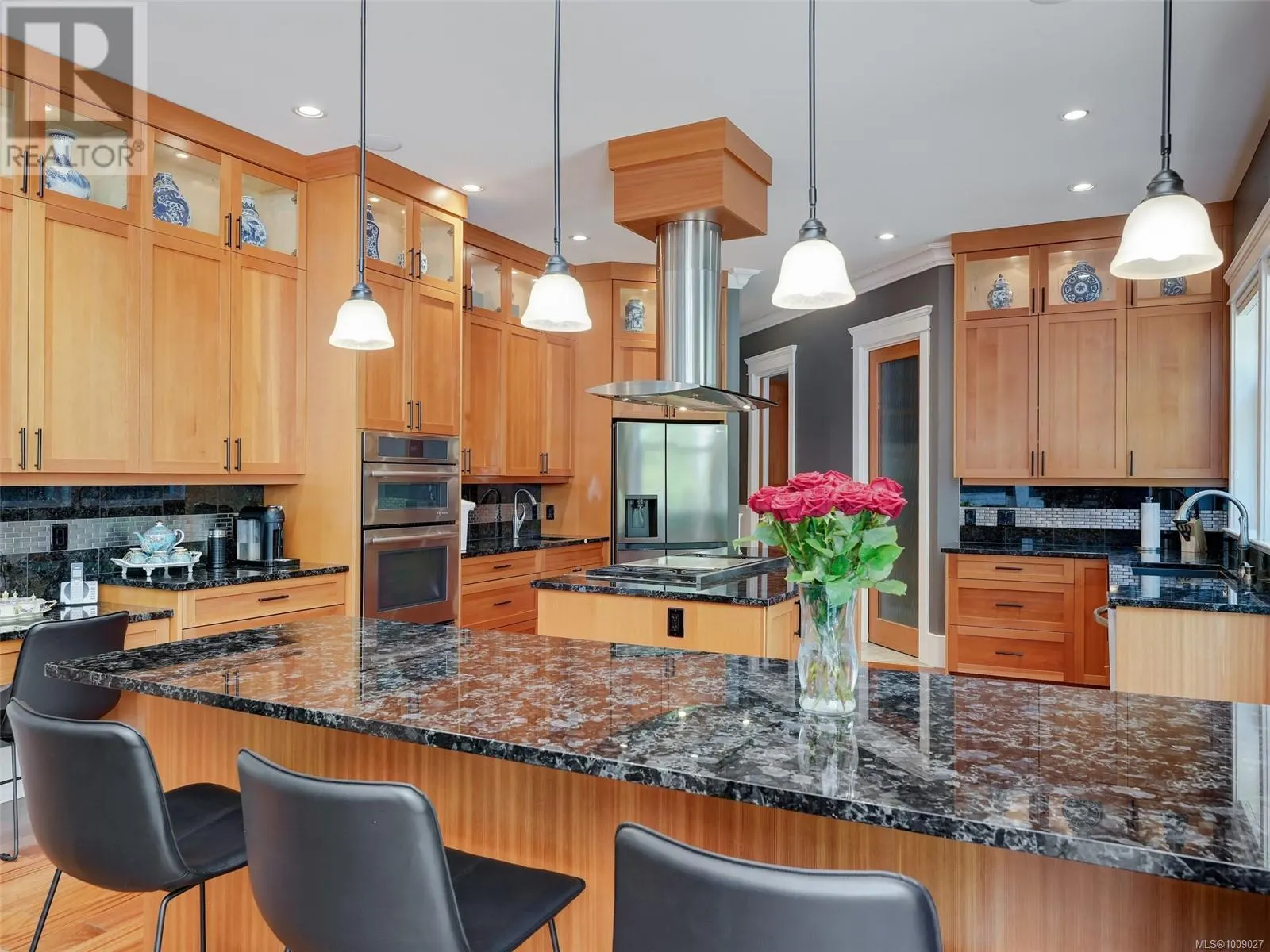 2615 Queenswood Dr