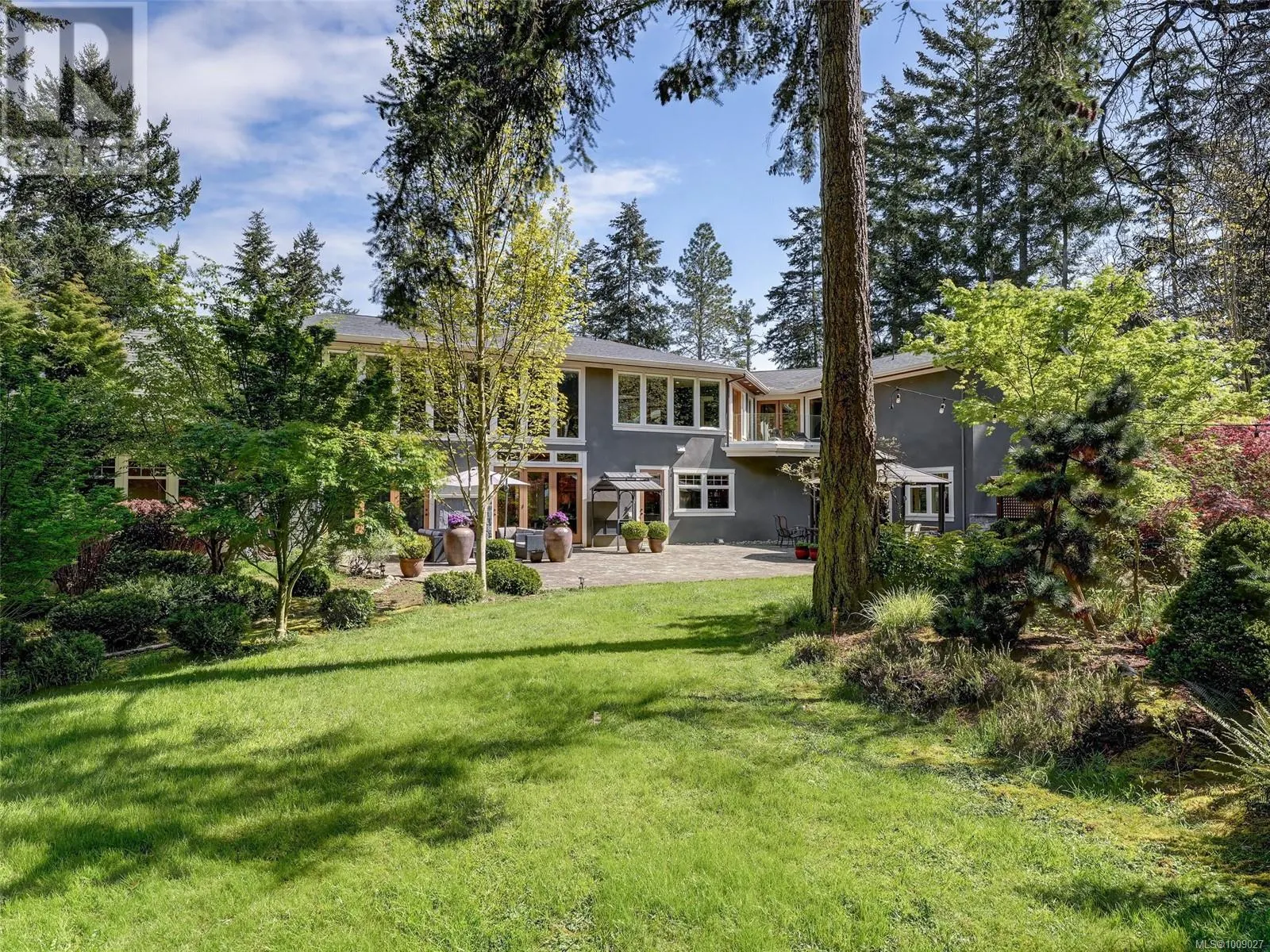 2615 Queenswood Dr