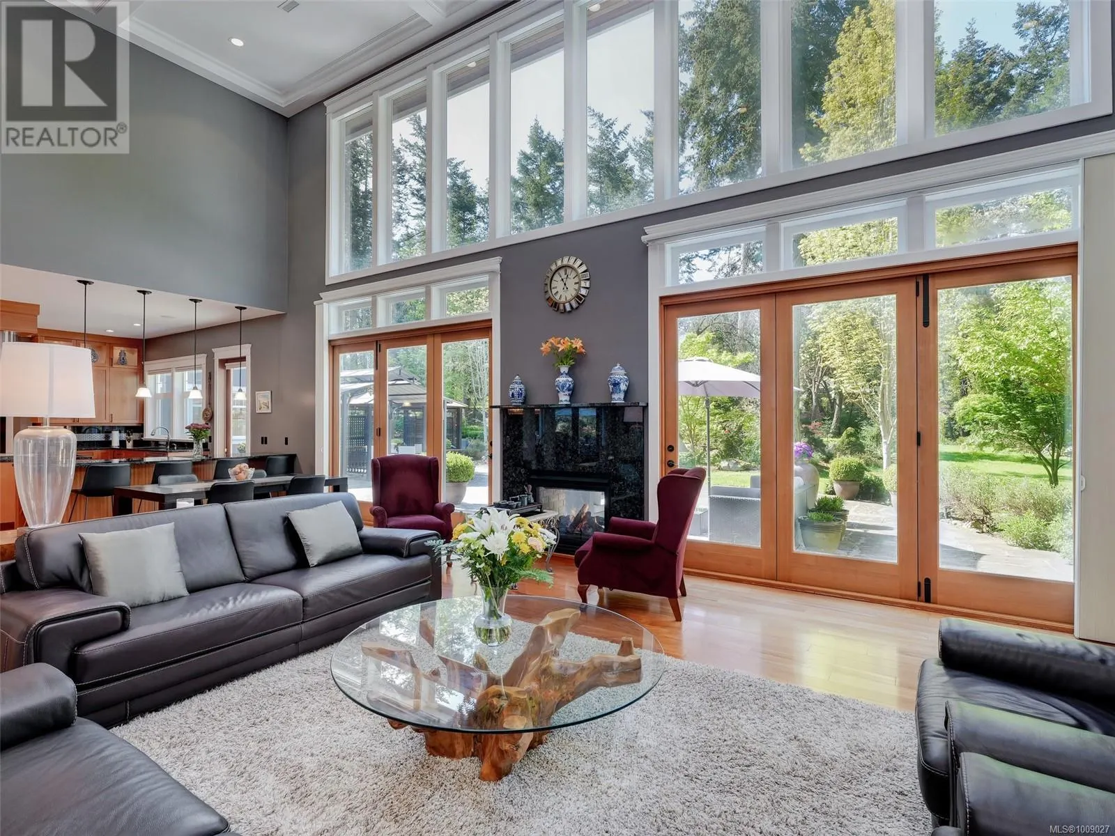 2615 Queenswood Dr