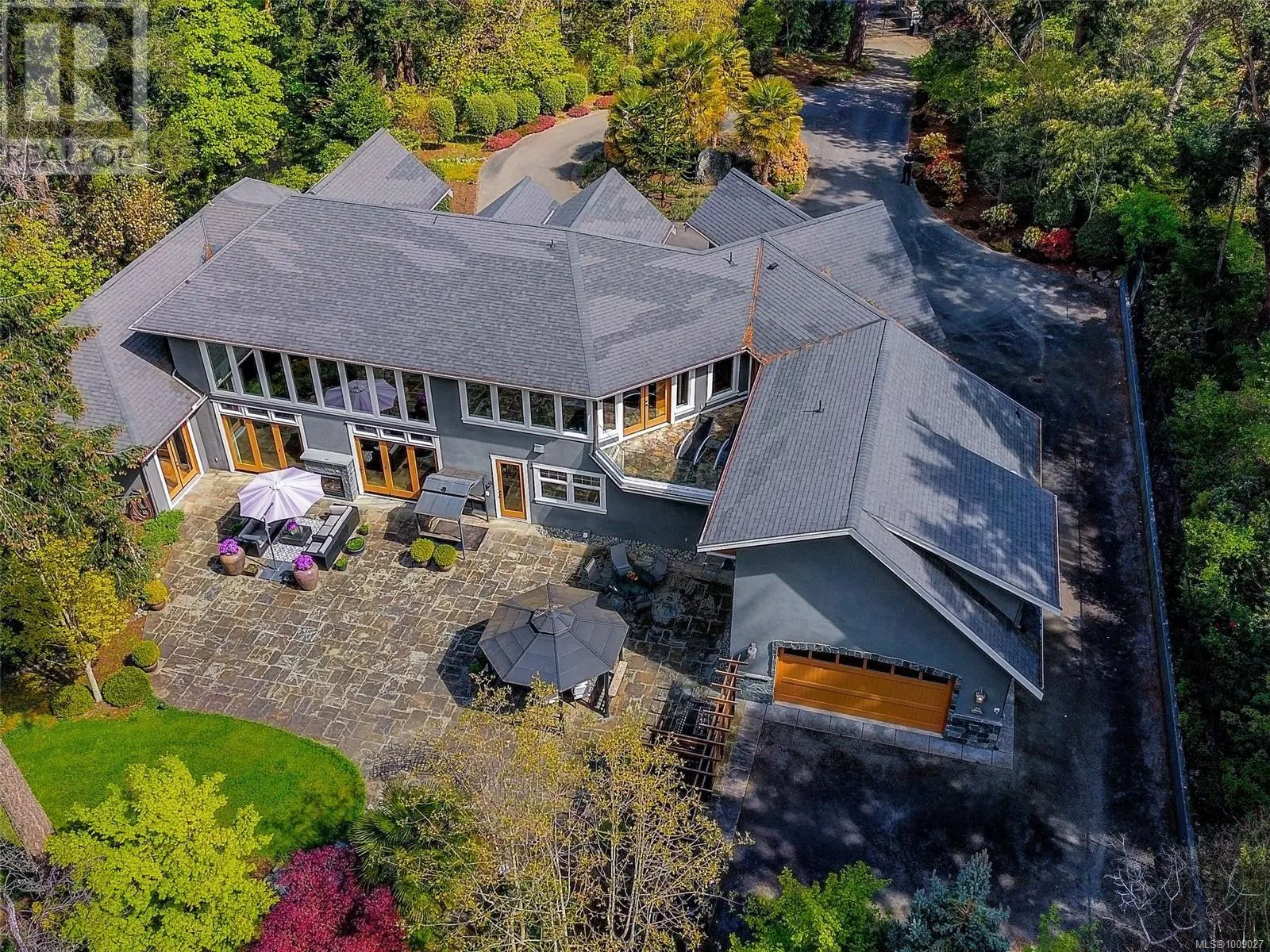 2615 Queenswood Dr