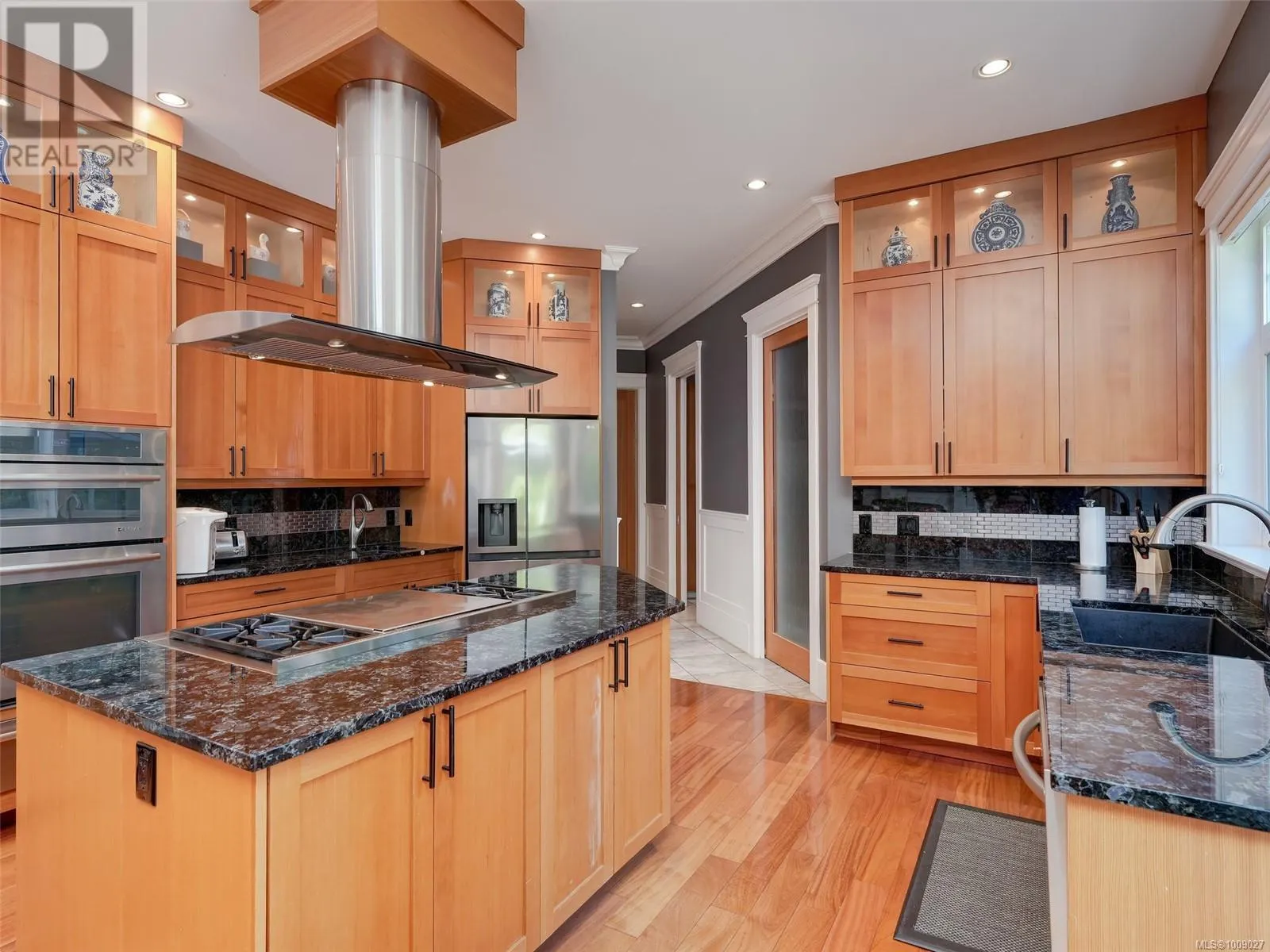 2615 Queenswood Dr
