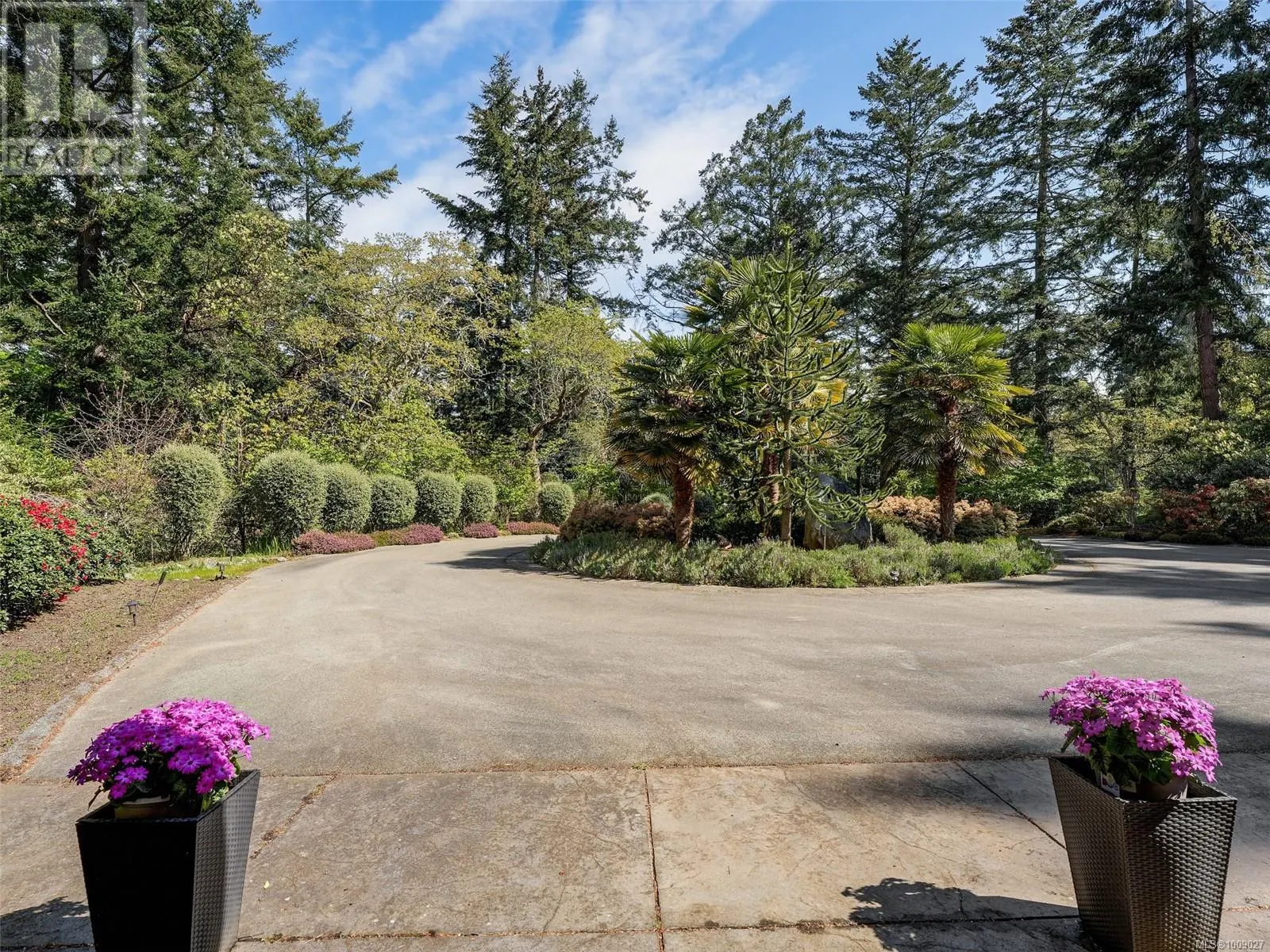 2615 Queenswood Dr