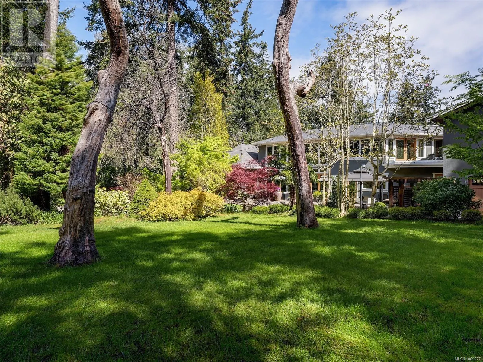 2615 Queenswood Dr