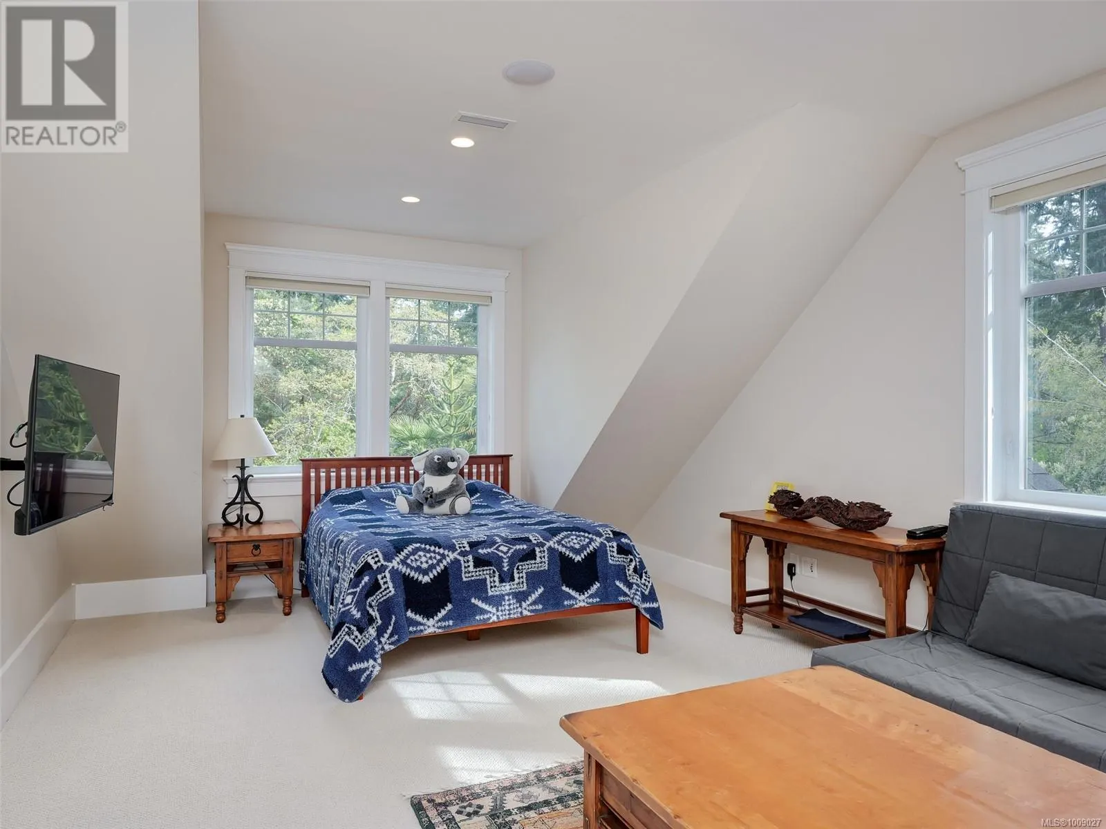 2615 Queenswood Dr