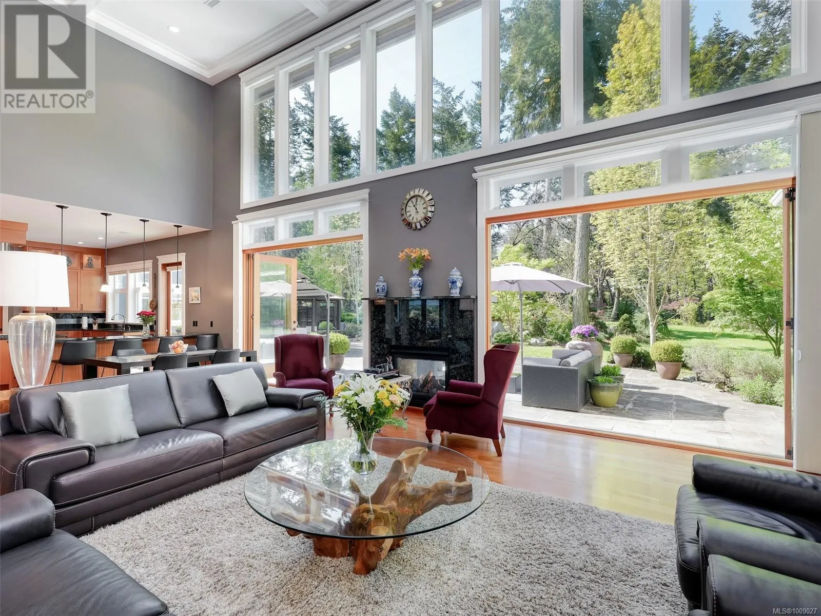 2615 Queenswood Dr