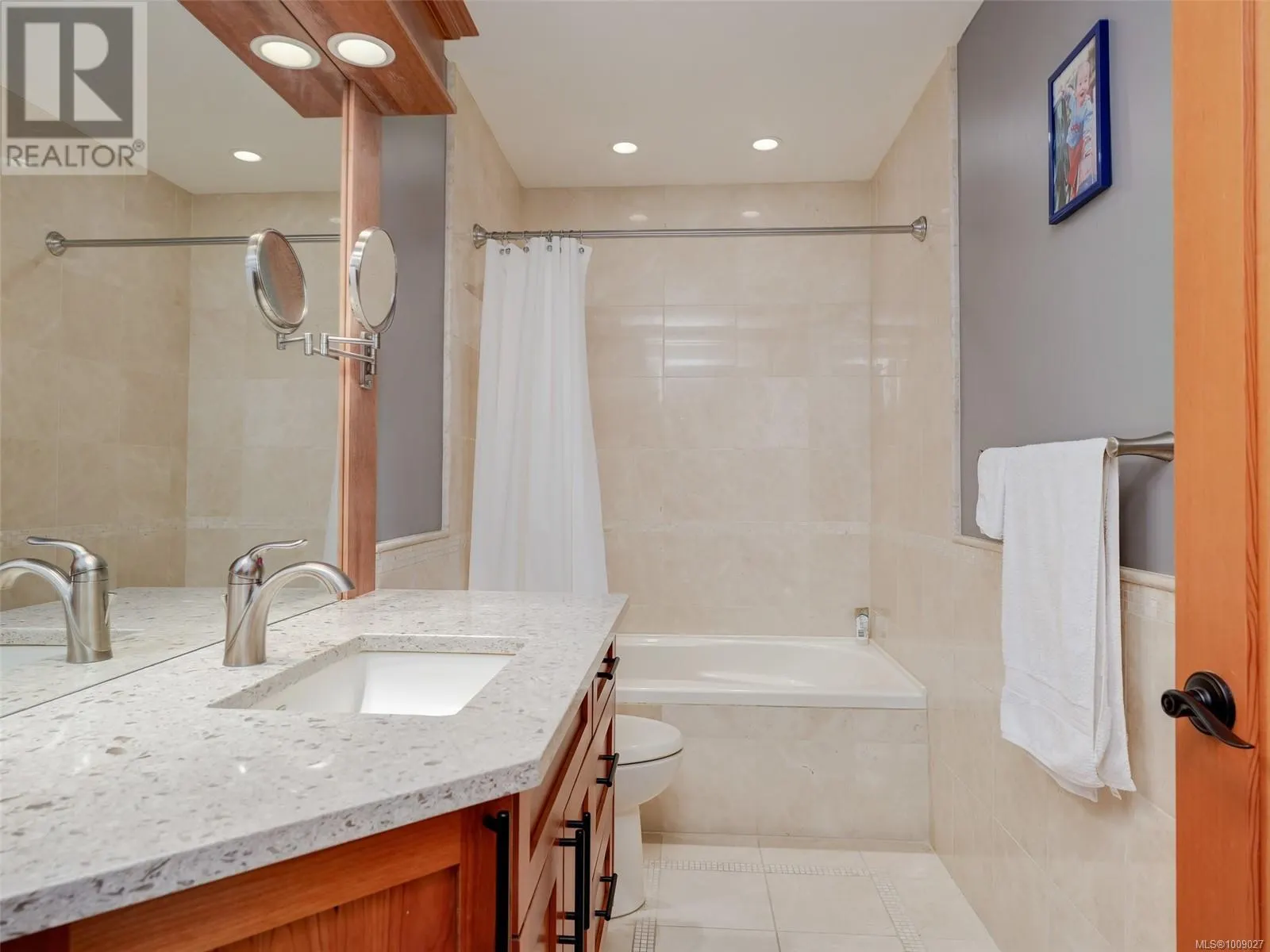 2615 Queenswood Dr
