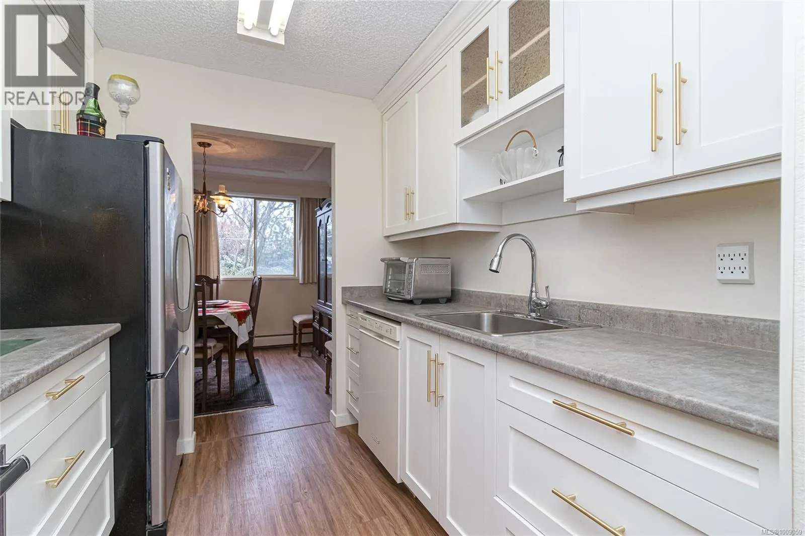 302 1025 Inverness Rd