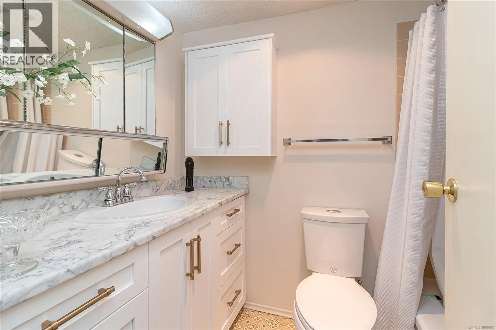 302 1025 Inverness Rd