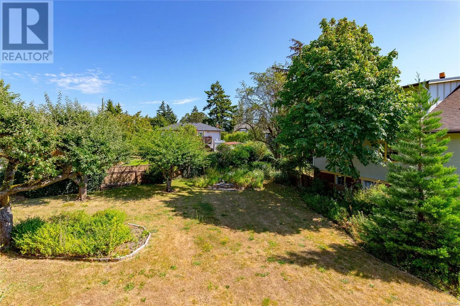 912 Burnside Rd W