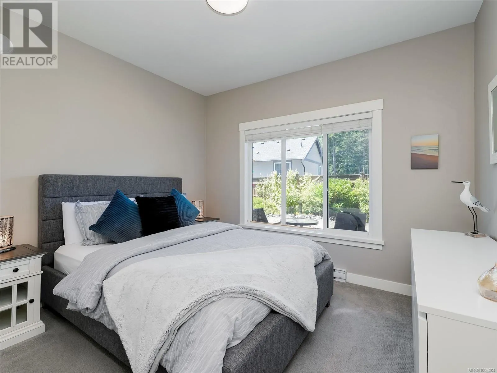 1160 Smokehouse Cres E