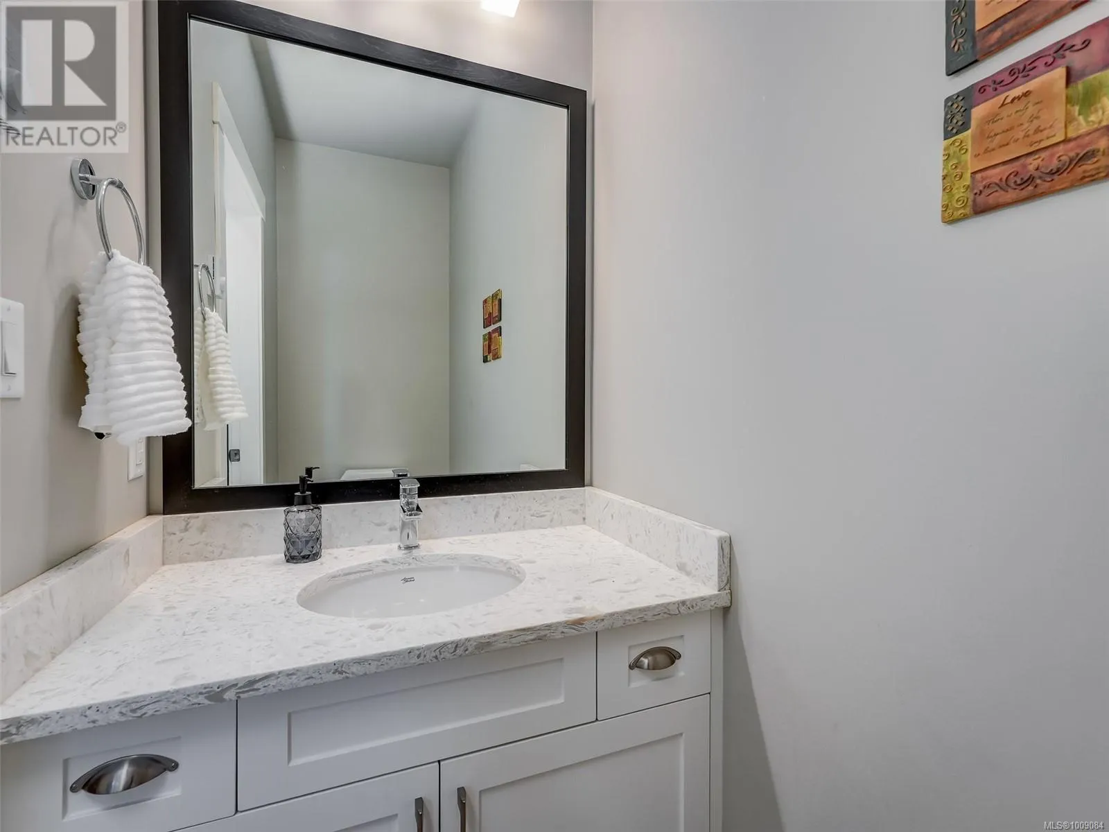 1160 Smokehouse Cres E