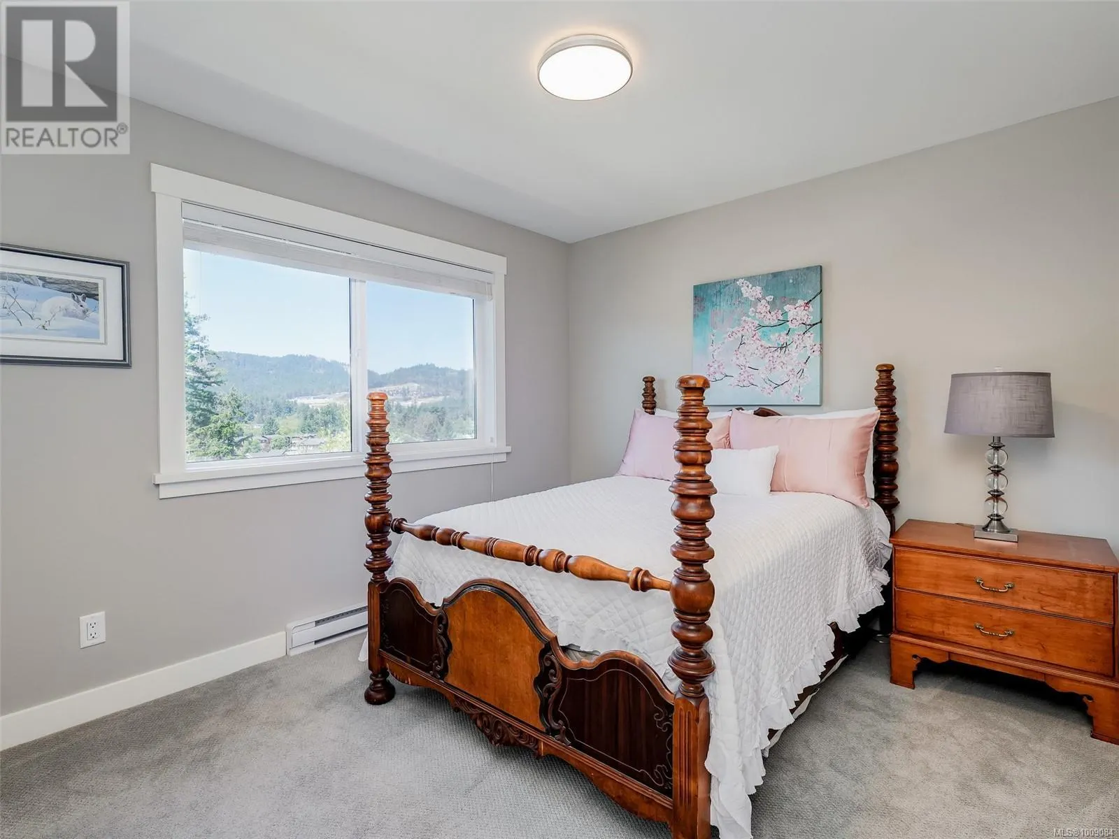 1160 Smokehouse Cres E