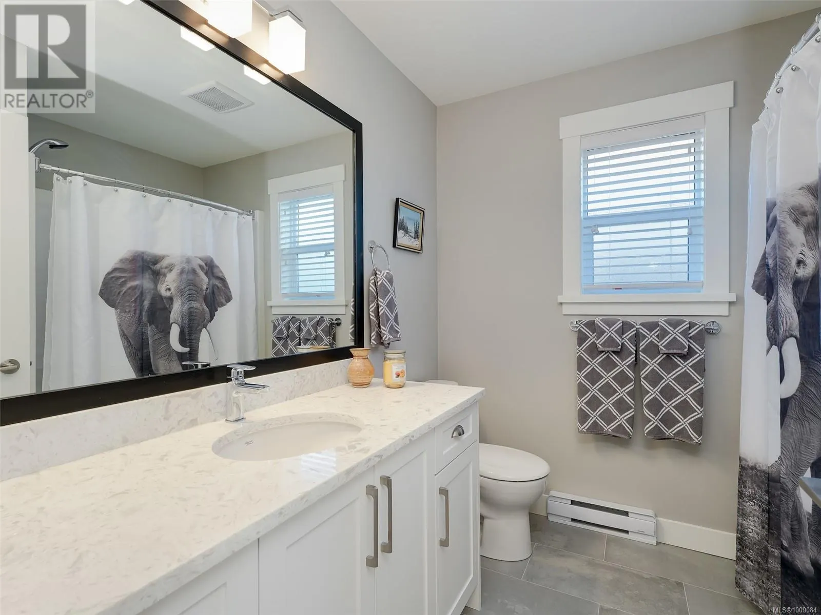 1160 Smokehouse Cres E