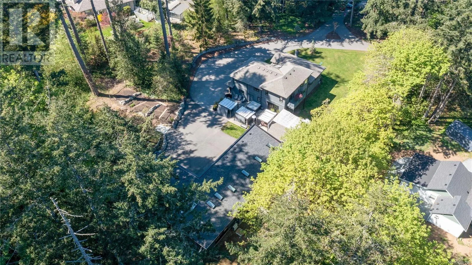 851 Sayward Rd