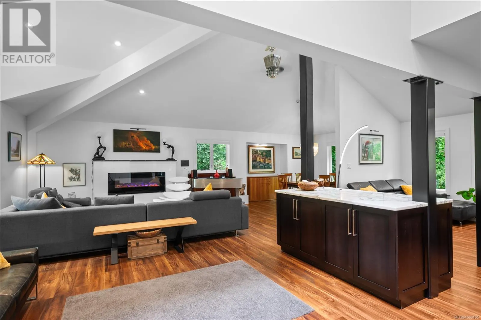 851 Sayward Rd