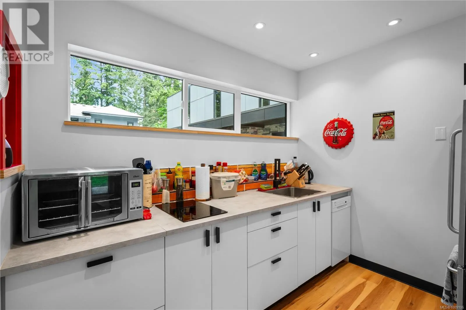 851 Sayward Rd