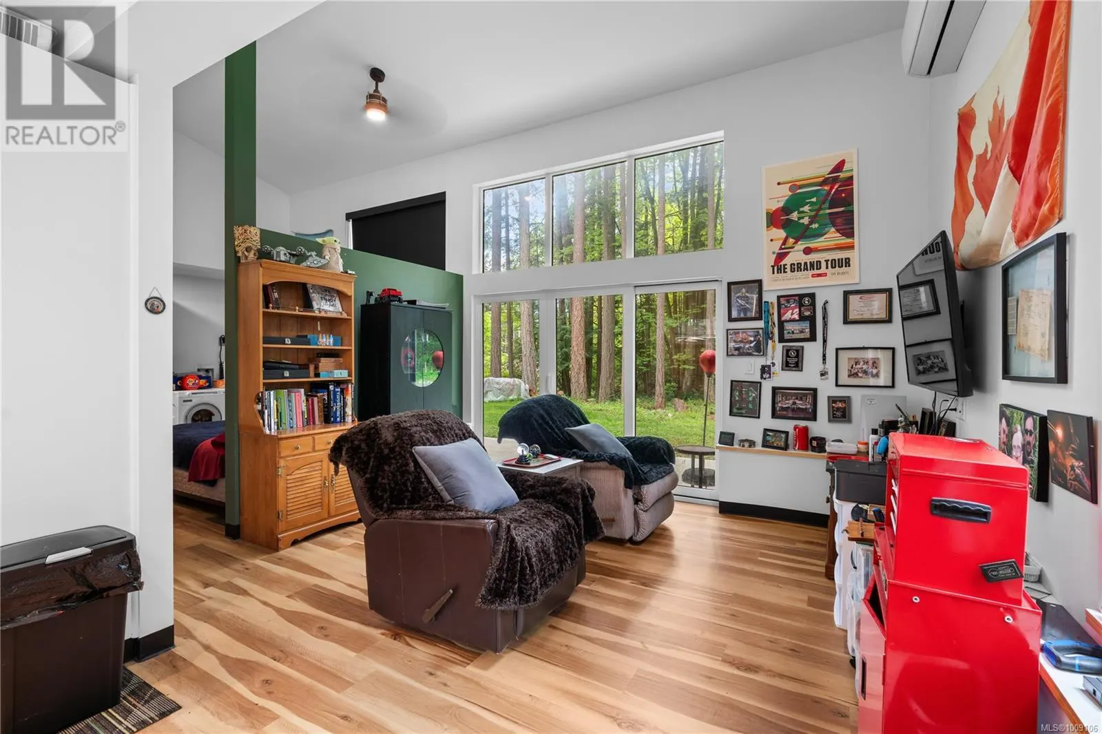 851 Sayward Rd