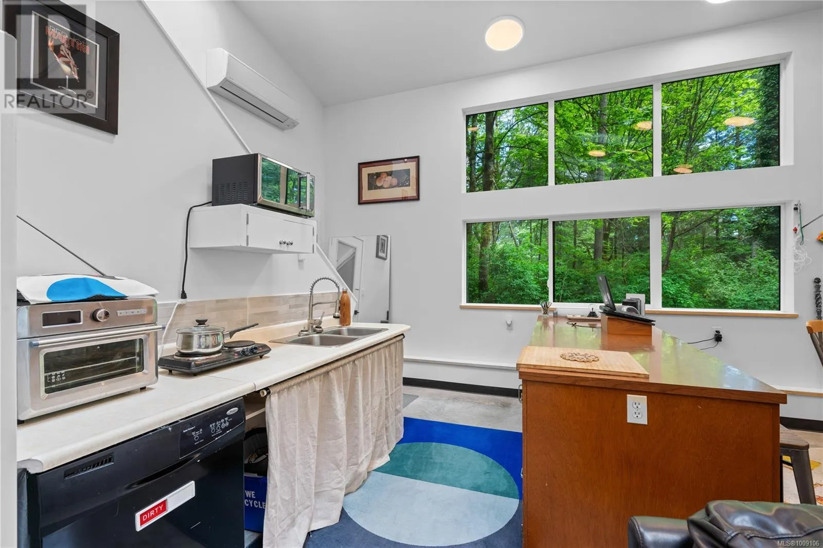 851 Sayward Rd