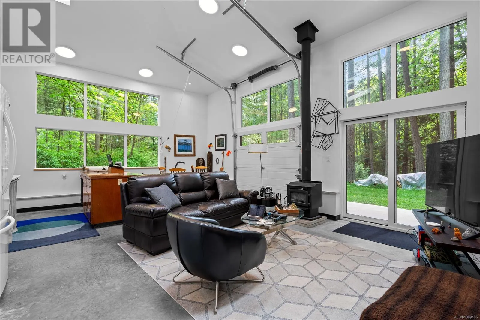 851 Sayward Rd