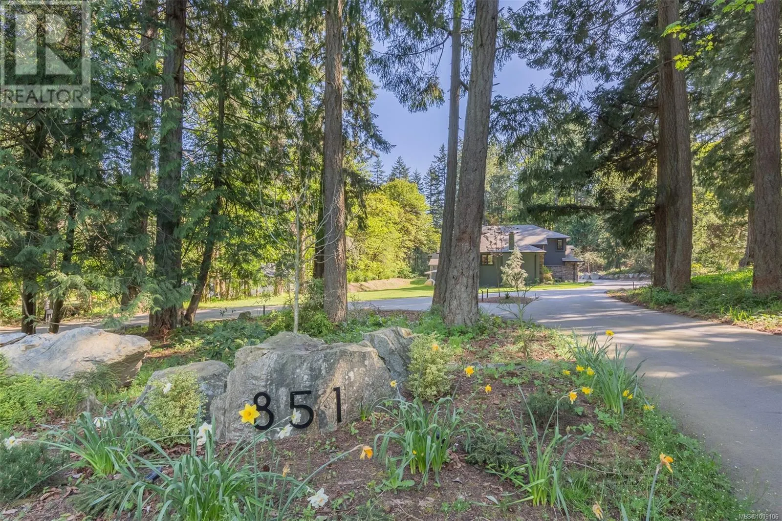851 Sayward Rd
