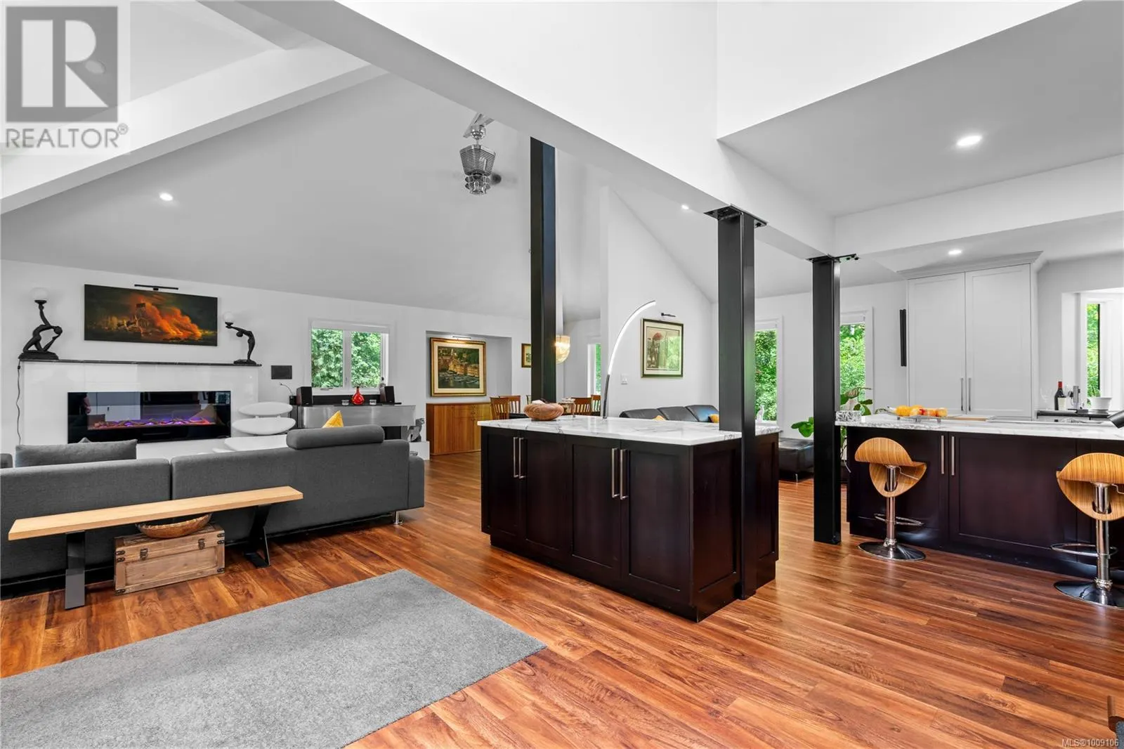 851 Sayward Rd