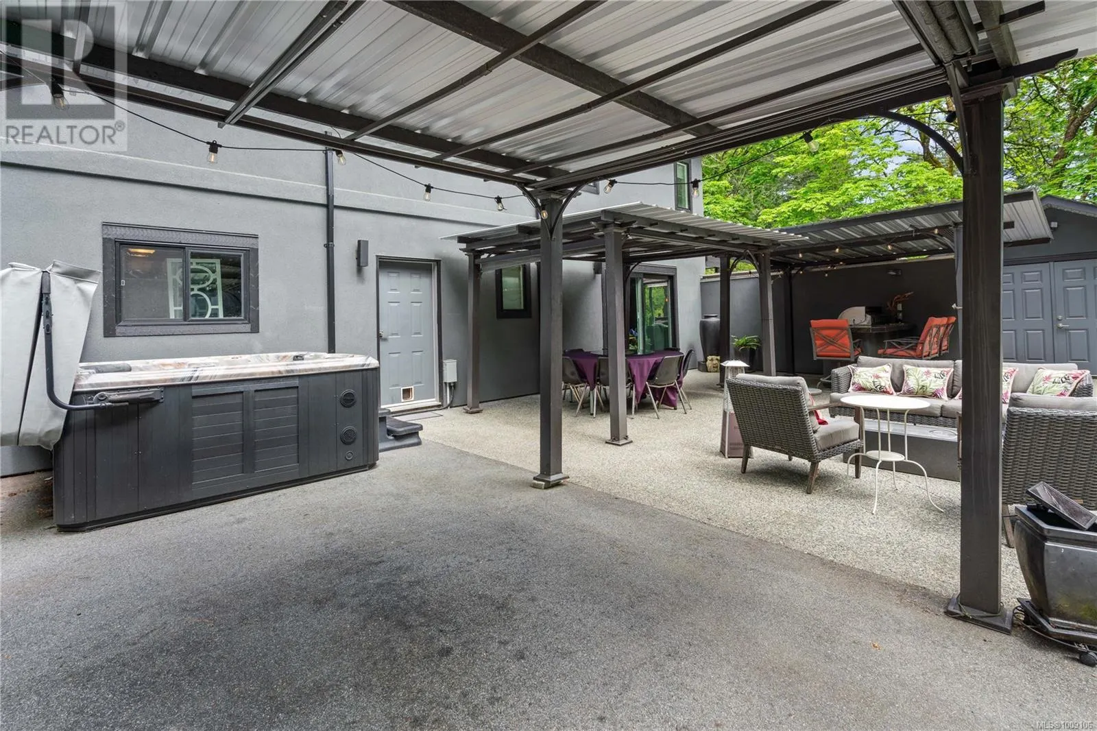 851 Sayward Rd