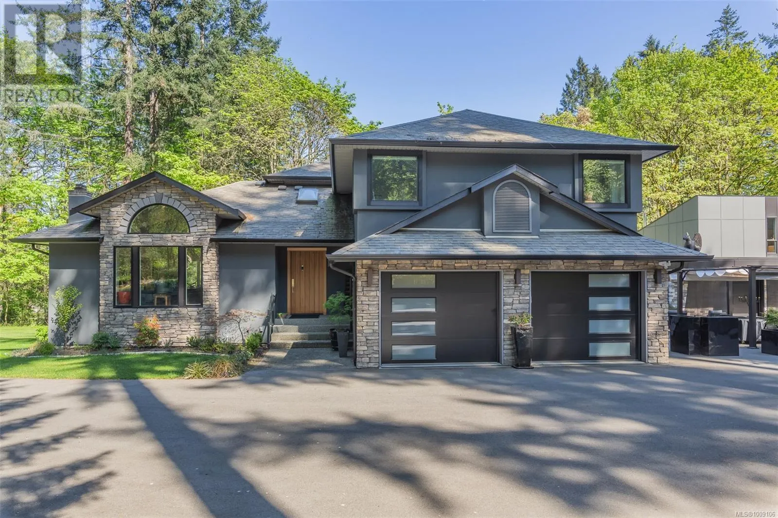 851 Sayward Rd