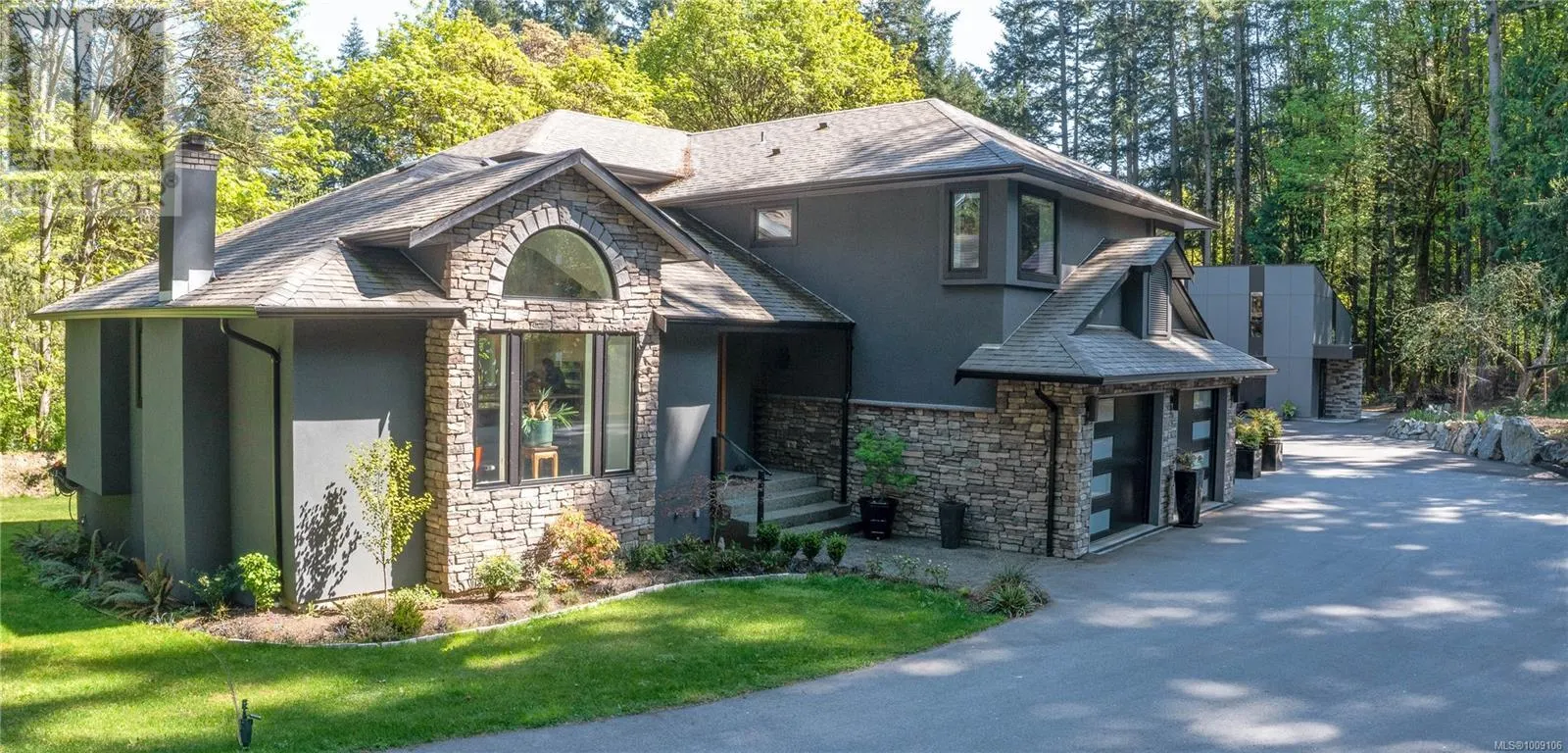 851 Sayward Rd